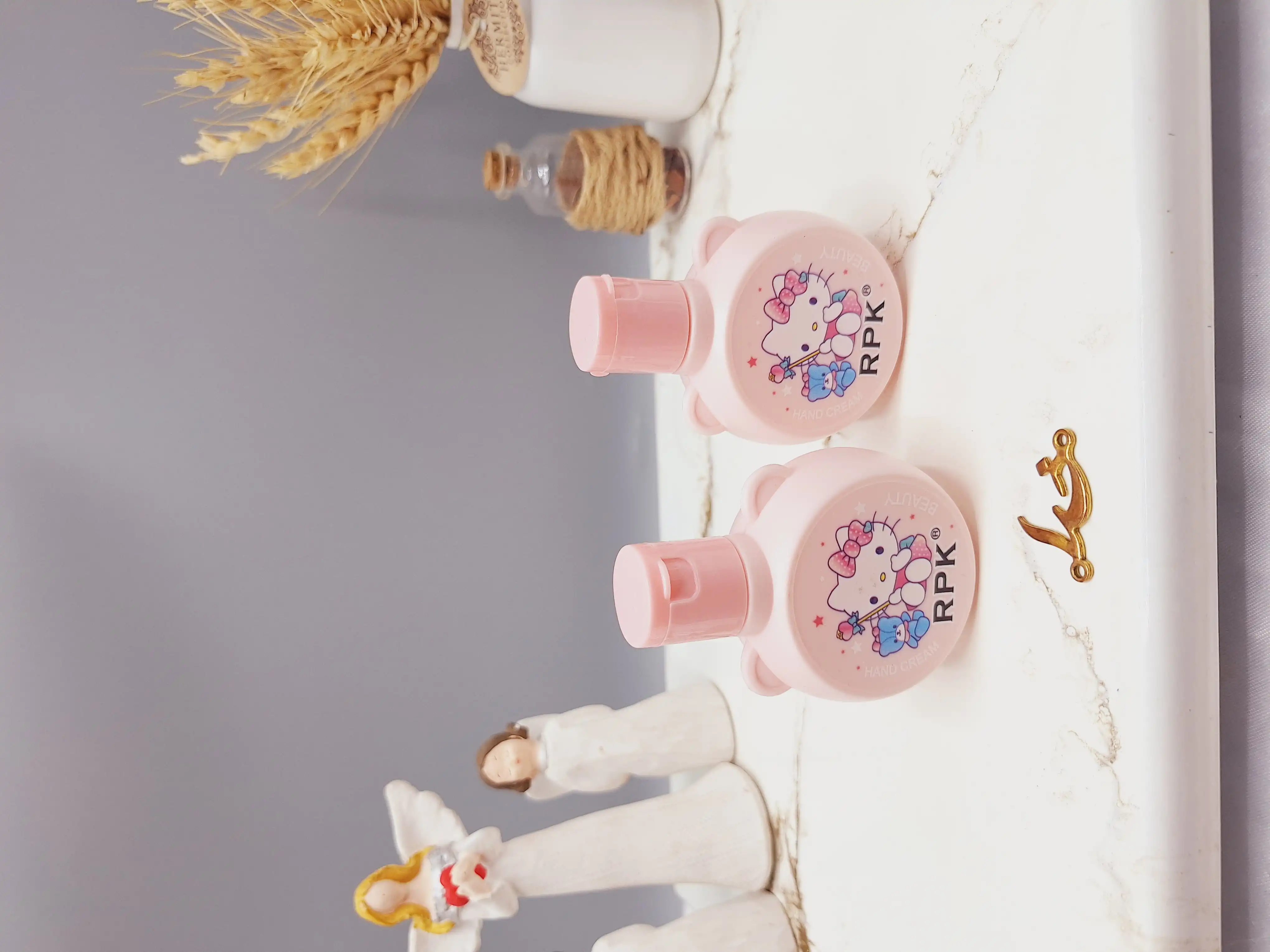 کرم مرطوب کننده دست فانتزی طرح کیتی ناز برند RPK کد H1151