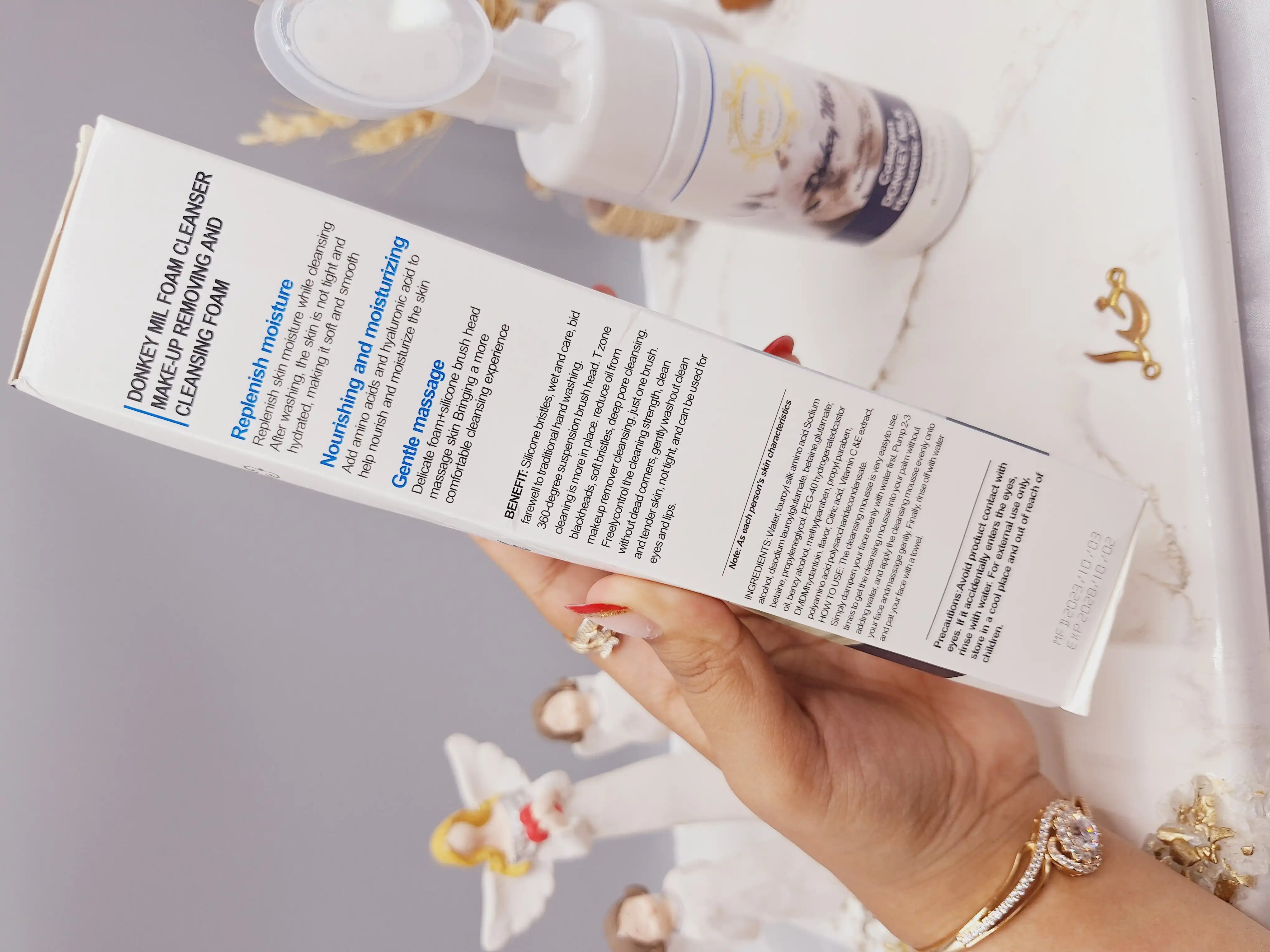 فوم شیر الاغ روشن کننده و بستن منافذ باز پوست برند هپی لیدی HAPPY LADY کد HL_314