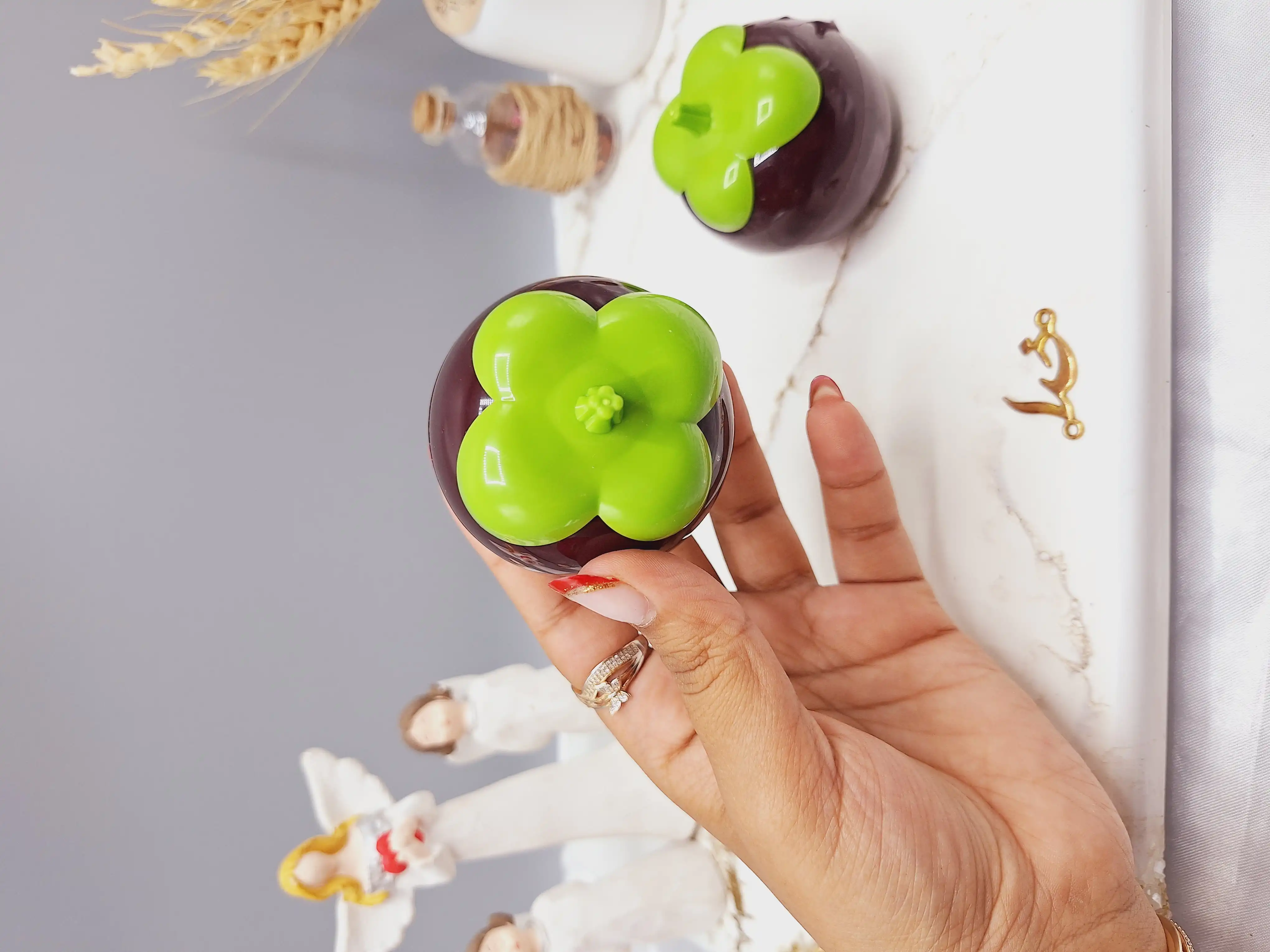 کرم مرطوب کننده و آبرسان عمیق دست طرح بادمجان برند Wokali کد 1864