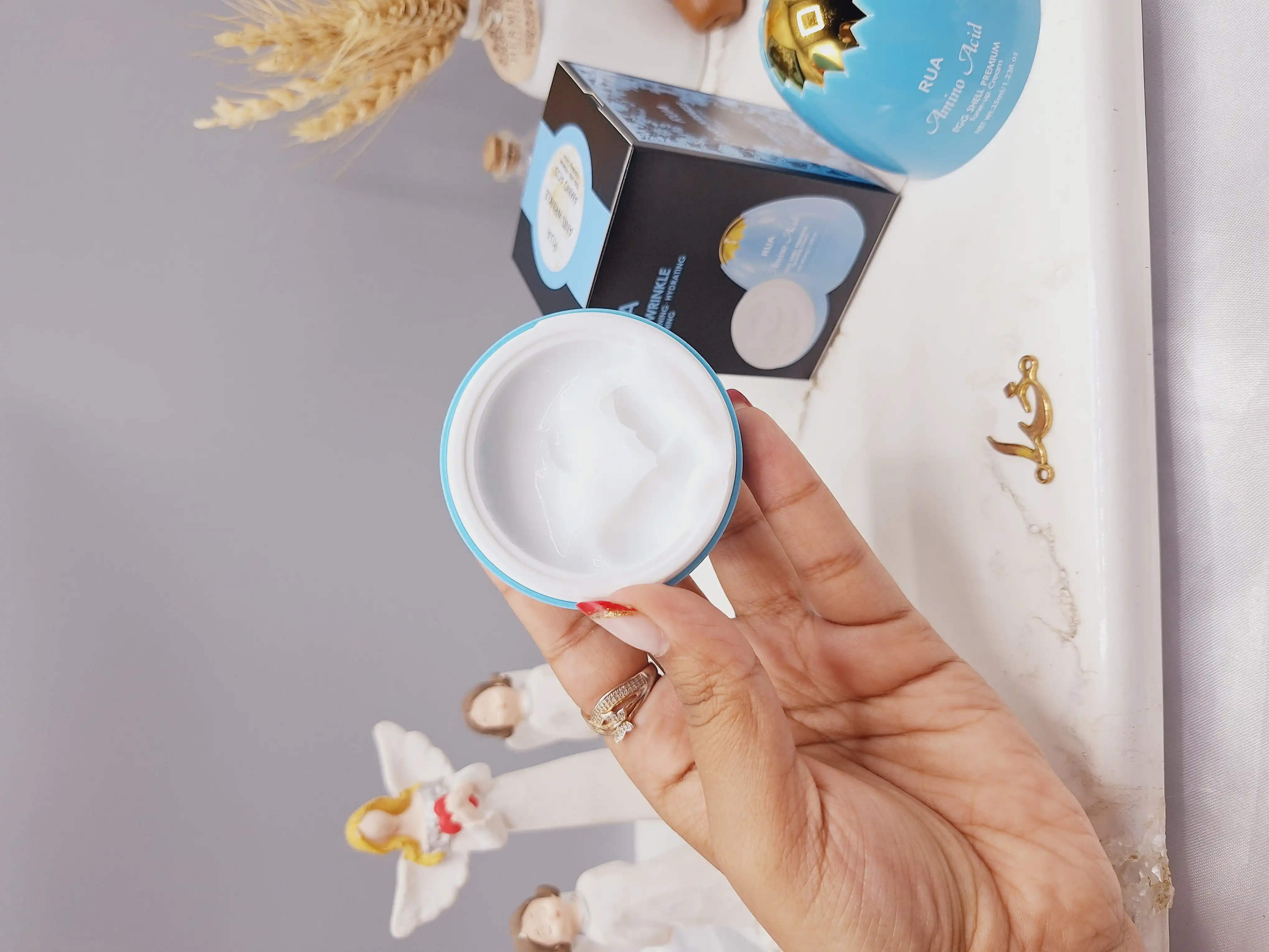 کرم ضد چروک و آبرسان پوست مدل تخم مرغی آبی برند RUA کد 60367