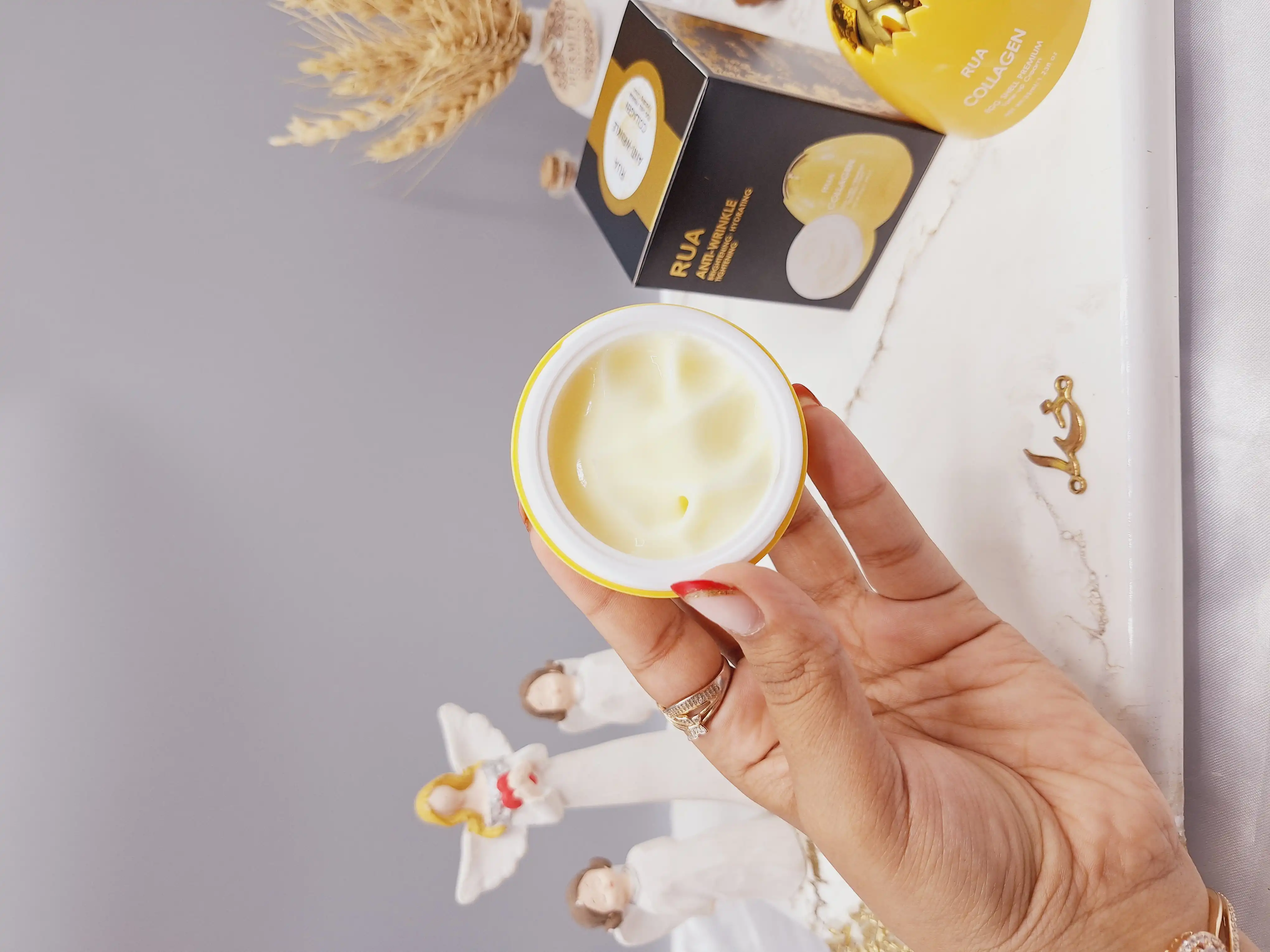 کرم ضد چروک و کلاژن ساز پوست مدل تخم مرغی زرد برند RUA کد 60350