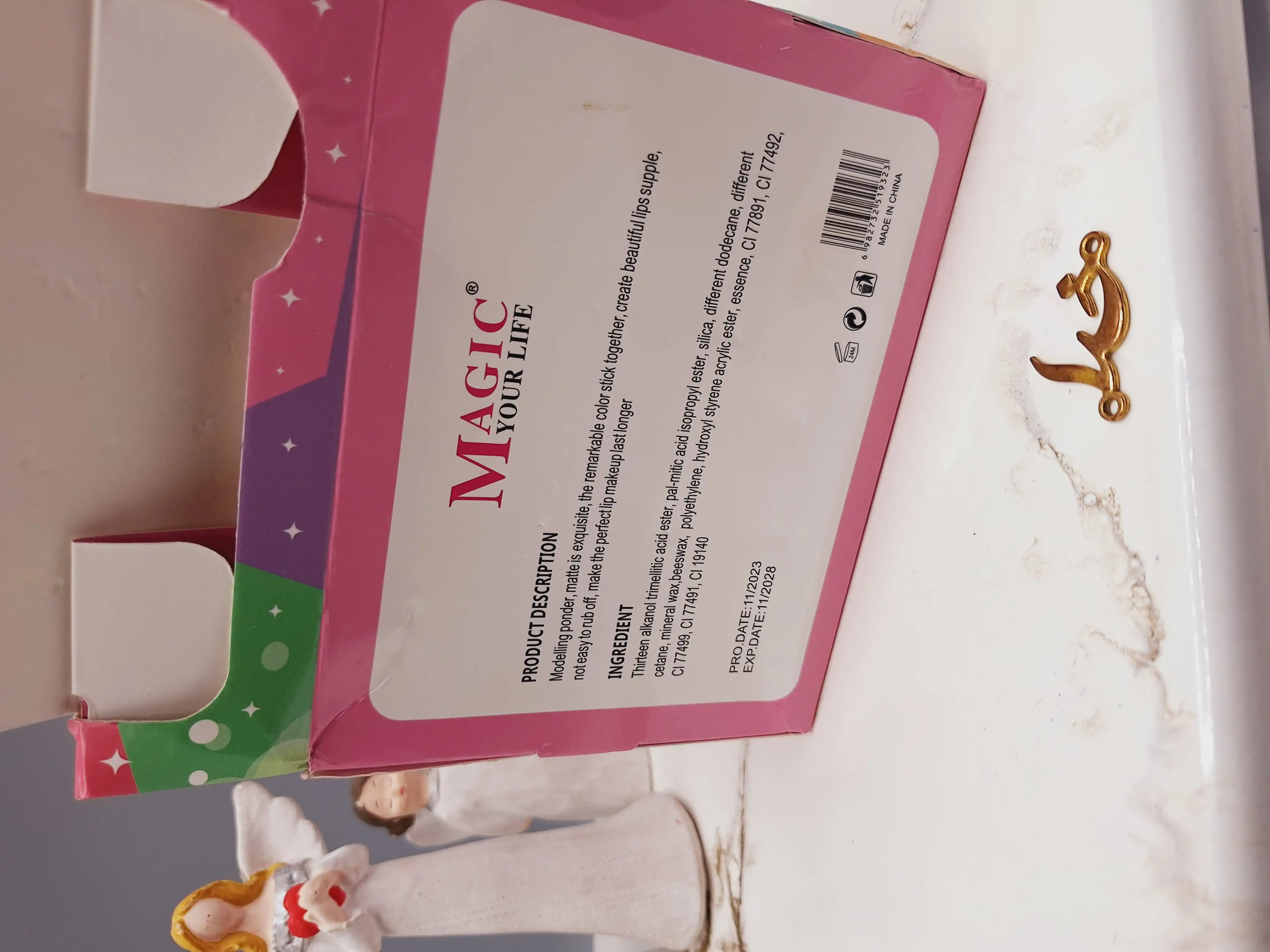 لیپ گلاس گلیتر دار طرح شانه ای برند مجیک کد LC32