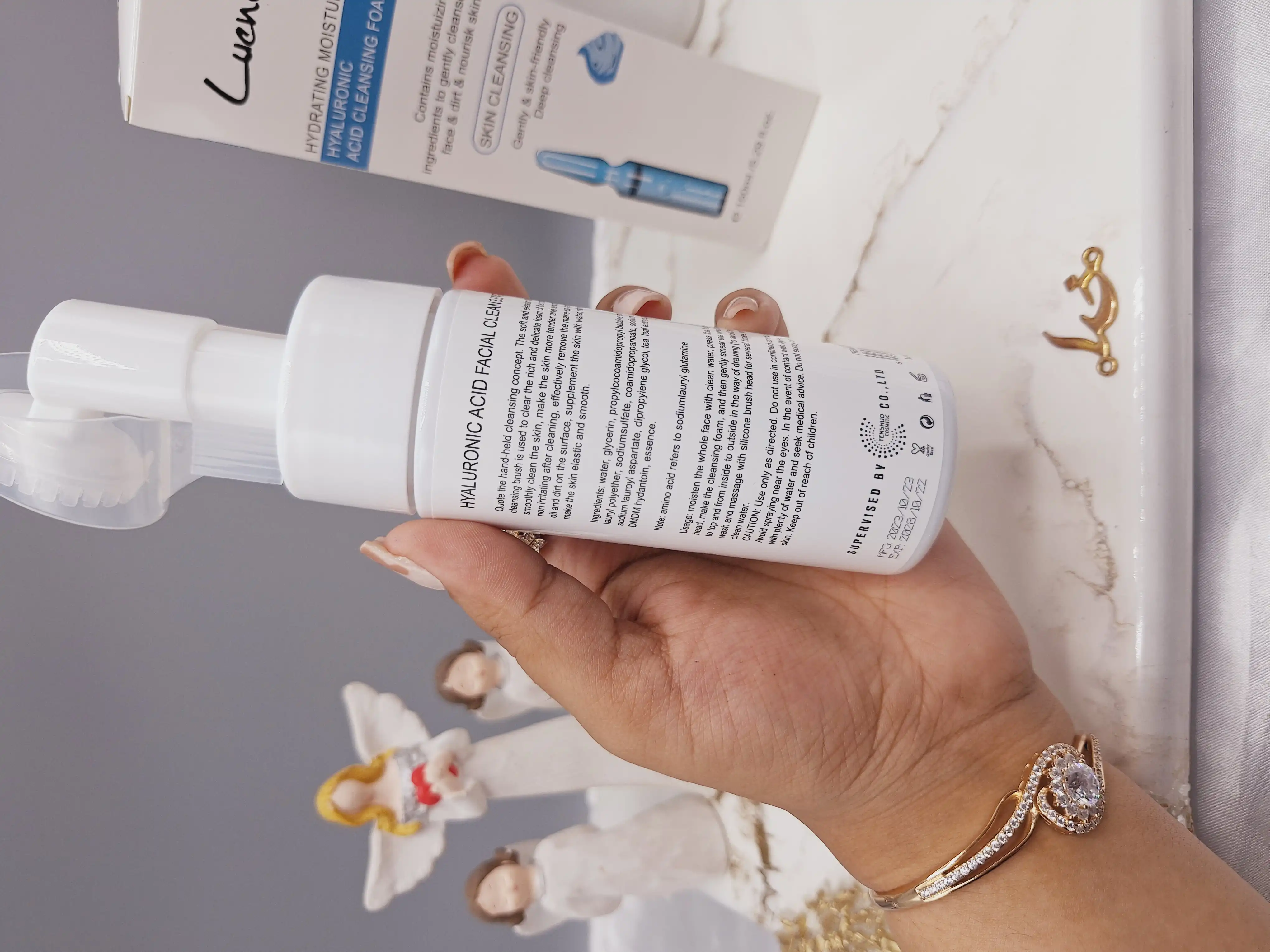 فوم شستشو کف دار صورت براش دار هیالورونیک اسید برند Luenco کد 2307_7