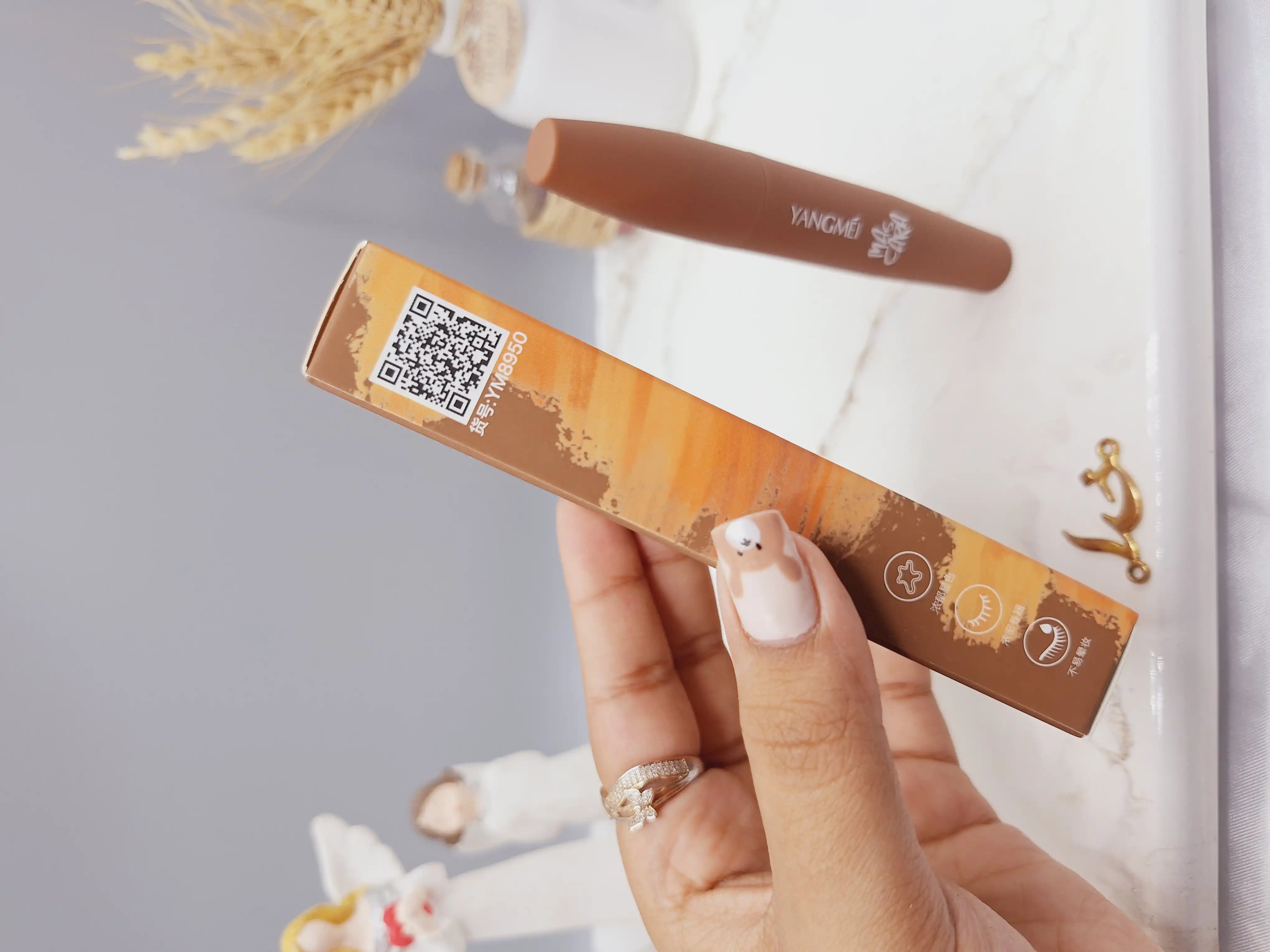 ریمل چشم ابریشمی برند یانگومی YANGMEI کارتن نارنجی کد 9506