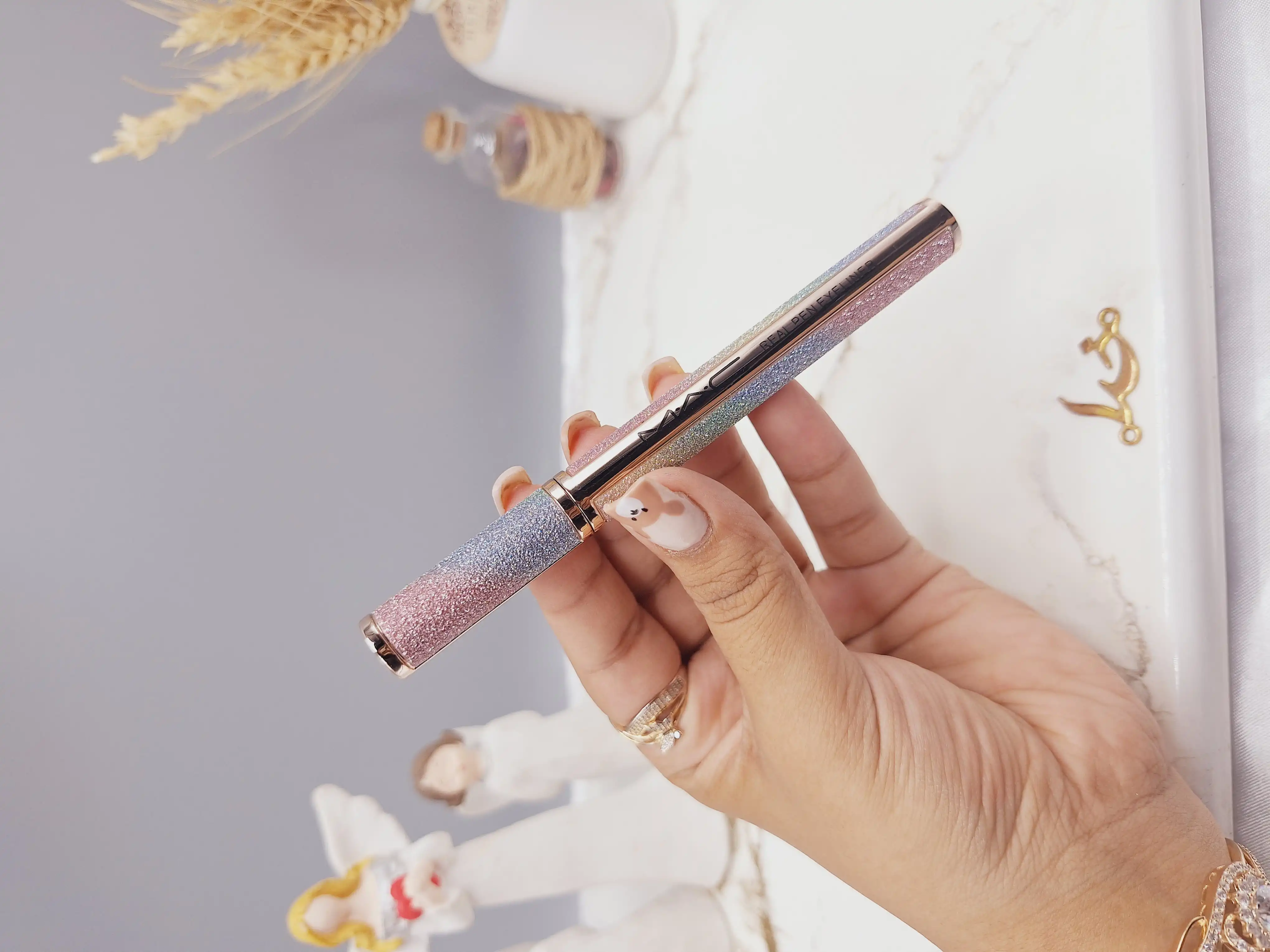 خط چشم گلیتری کیفیت عالی