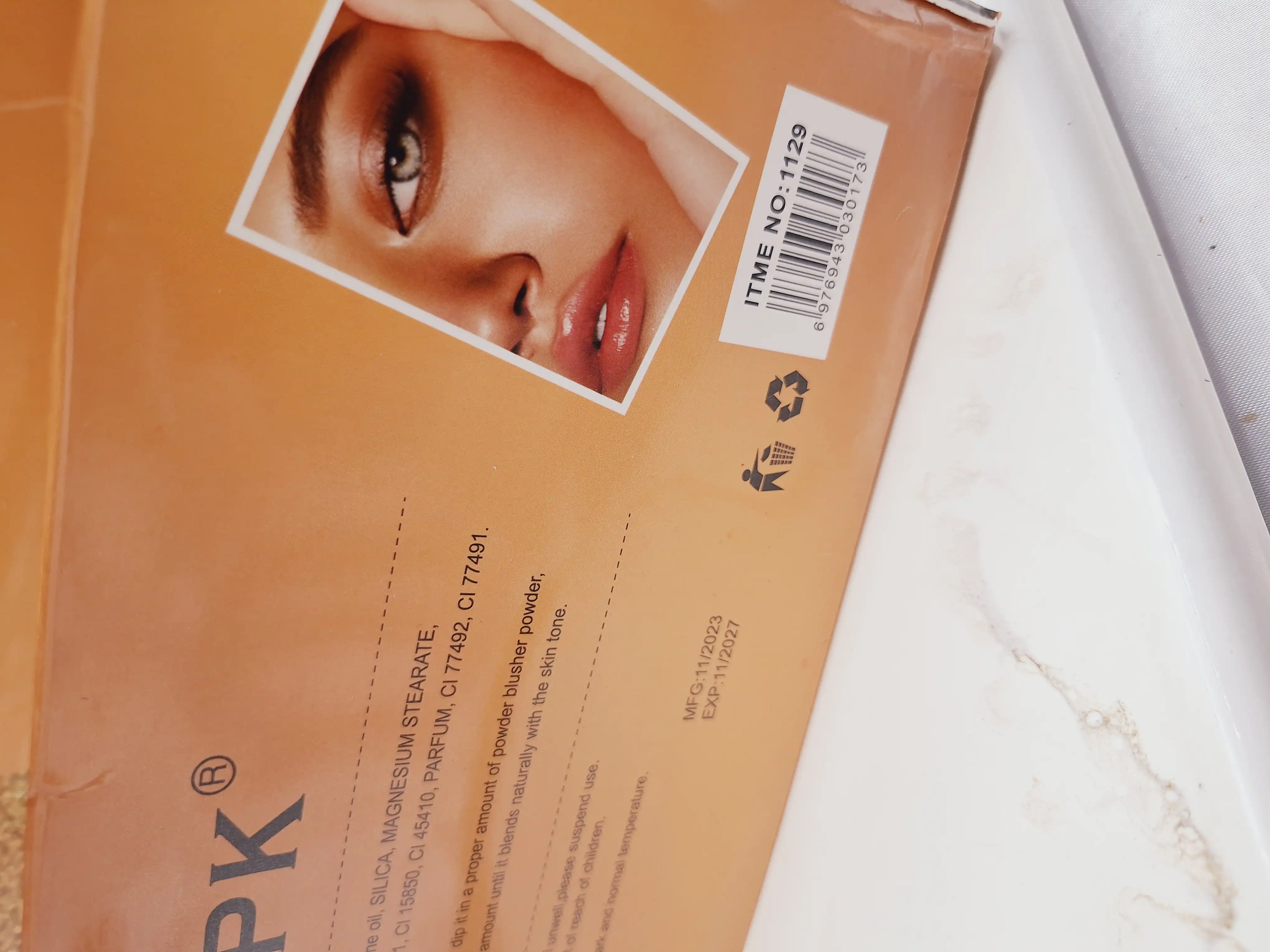 رژگونه پودری پد دار پرطرفدار برند RPK طرح تاج کد1129‌