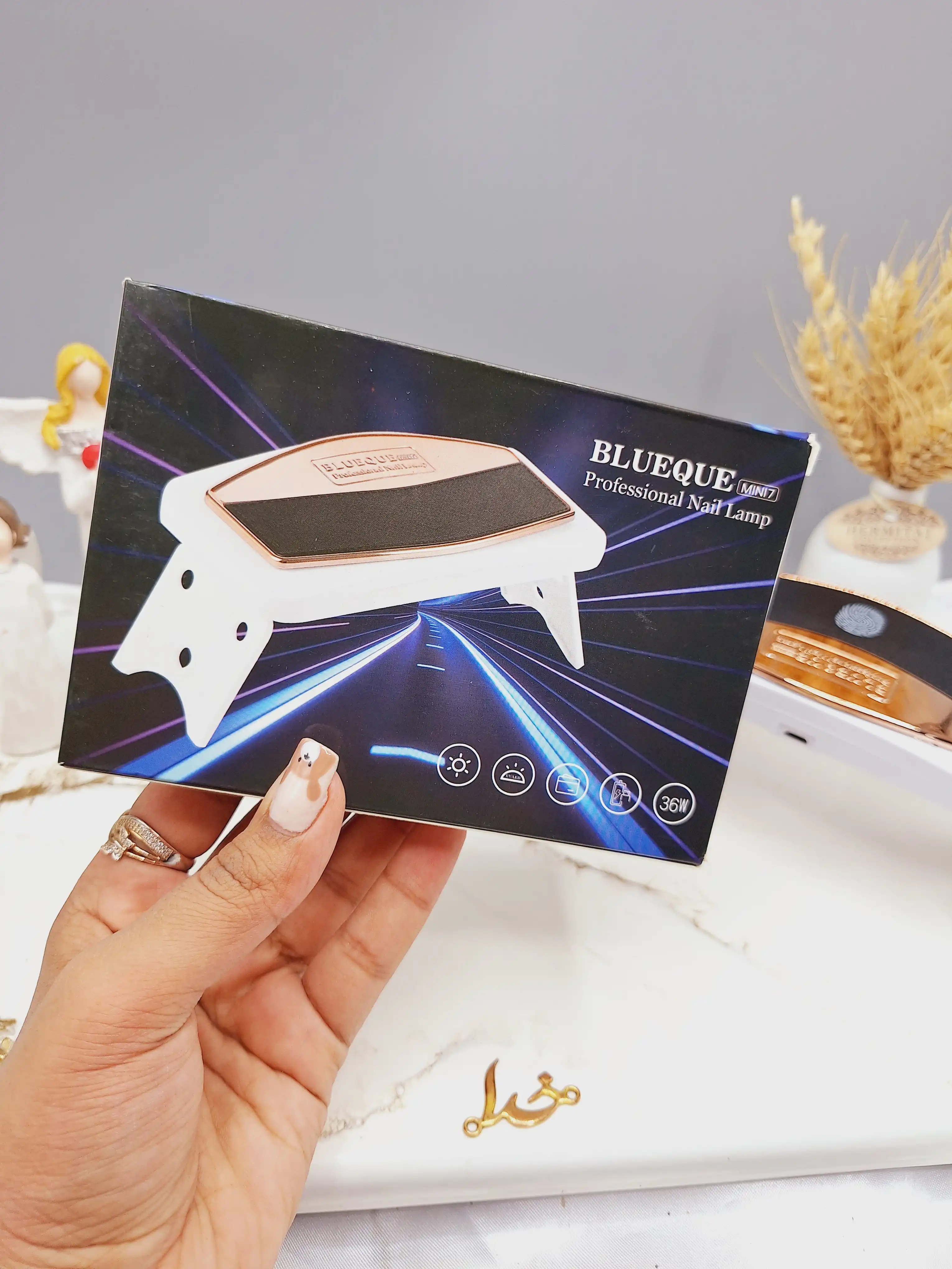 دستگاه یو وی ناخن دارای پایه نگهدارنده برند BLUEQUE