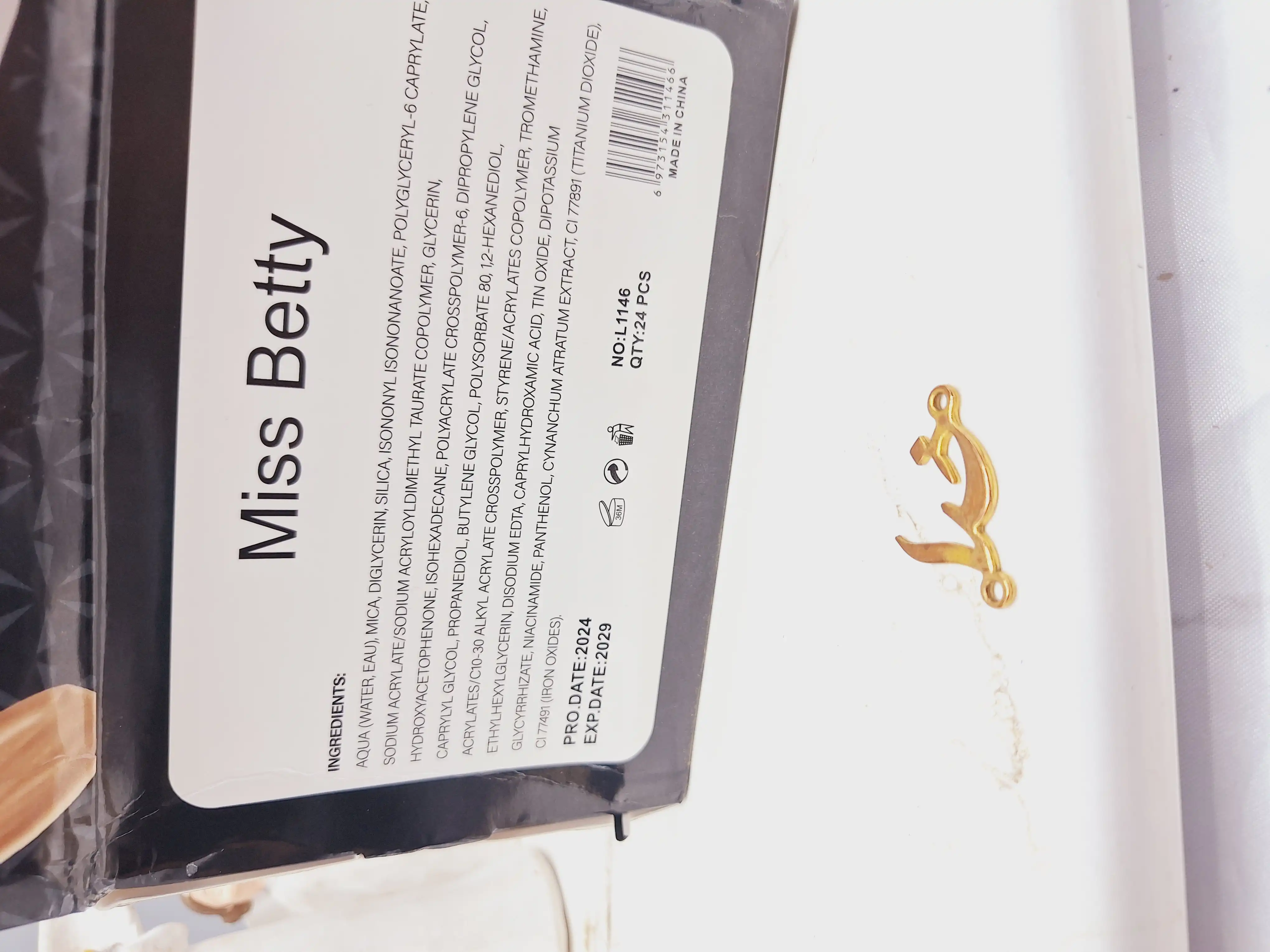 کانسیلر مایع دور چشم برند Miss Betty کد L1146