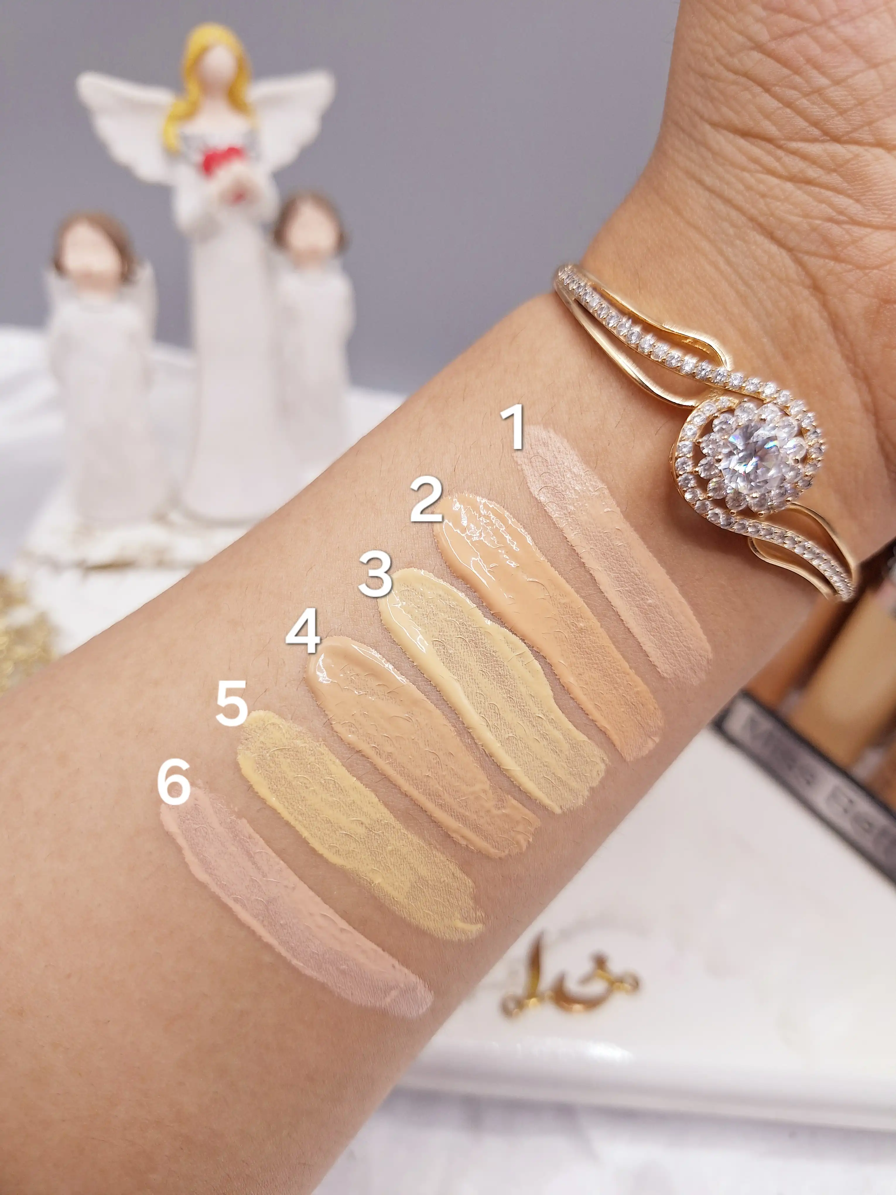 کانسیلر مایع دور چشم برند Miss Betty کد L1146