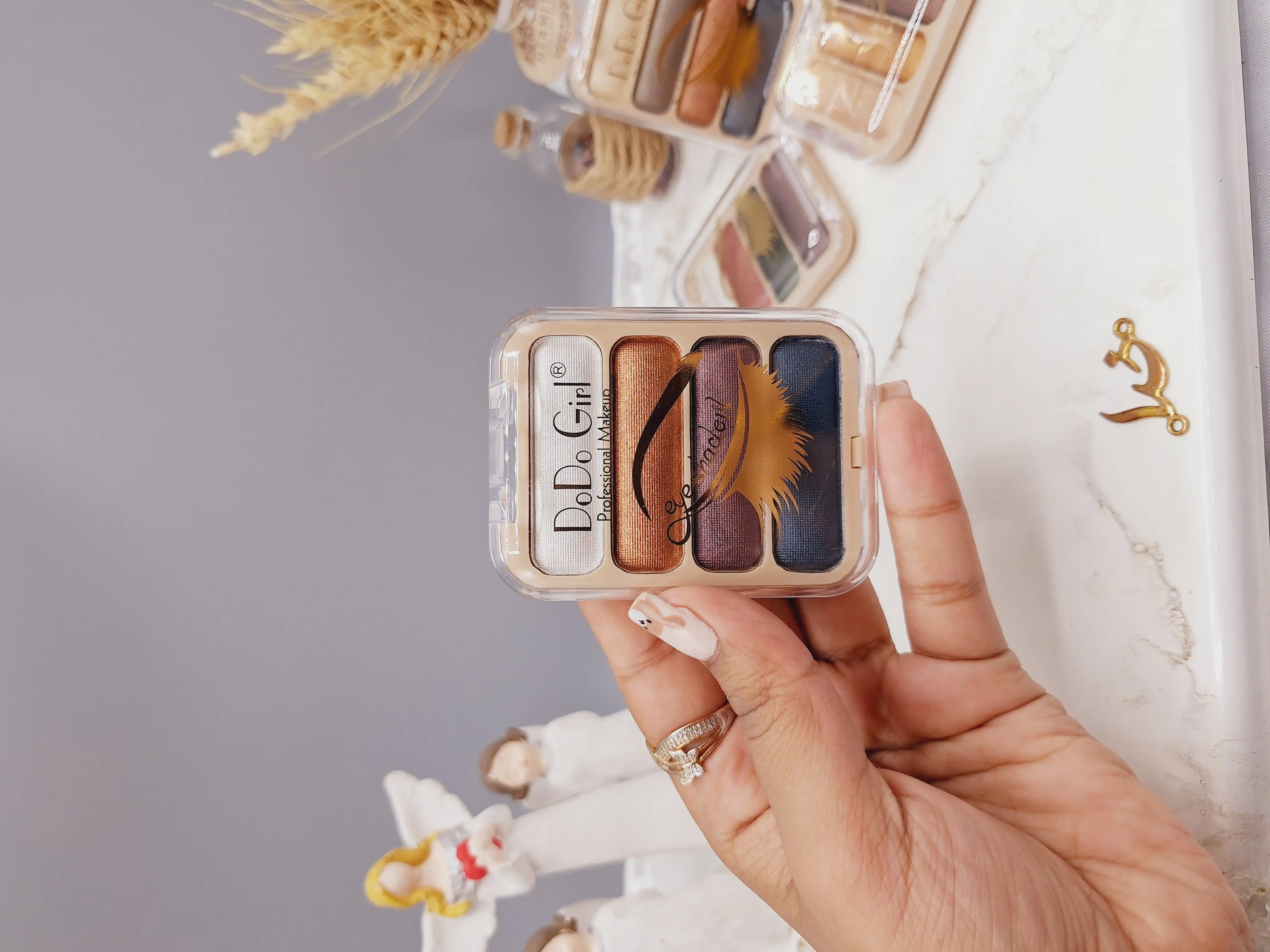 سایه 4رنگ شاین دار برندD.Do Girl کدD3156