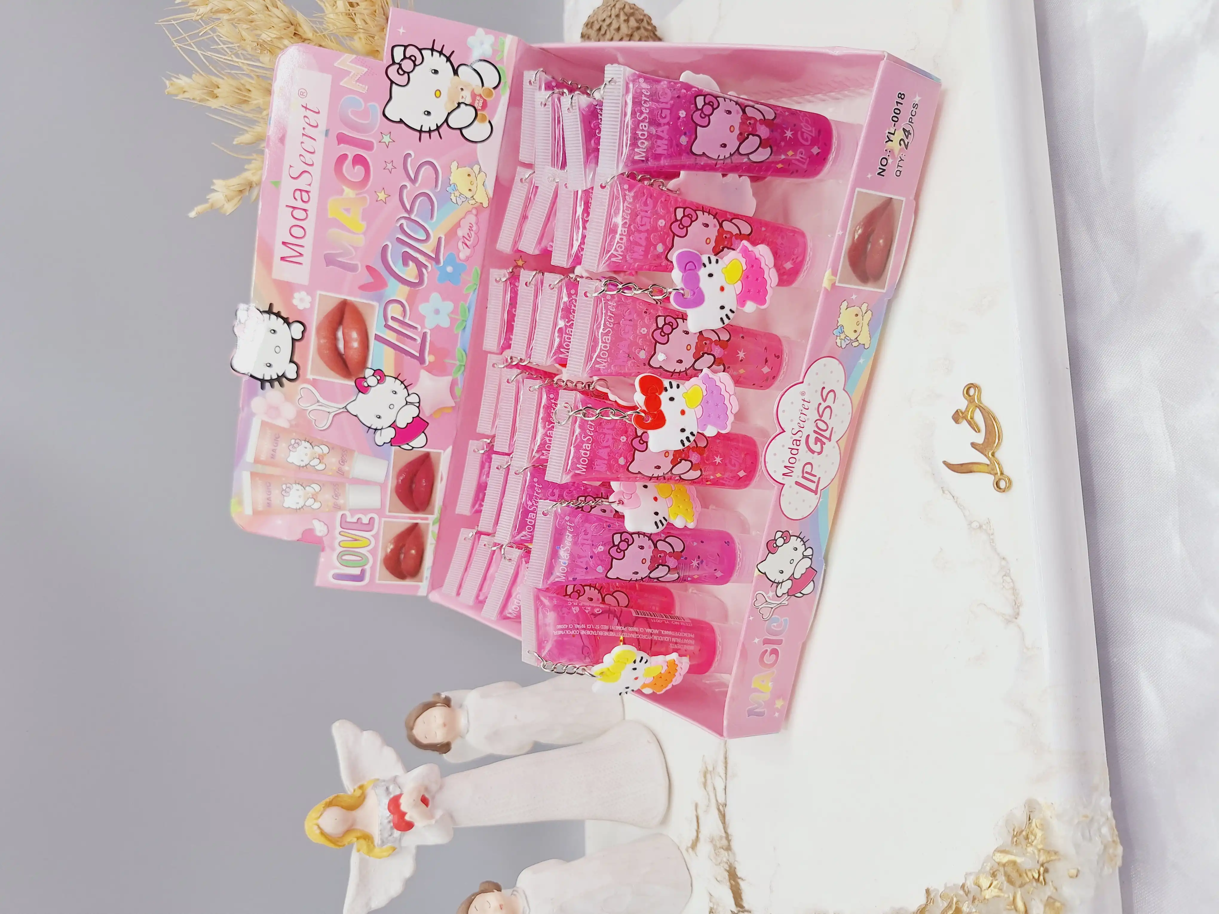 لیپ گلاس گیلیتری آویز دار طرح کیتی کد YL_0018