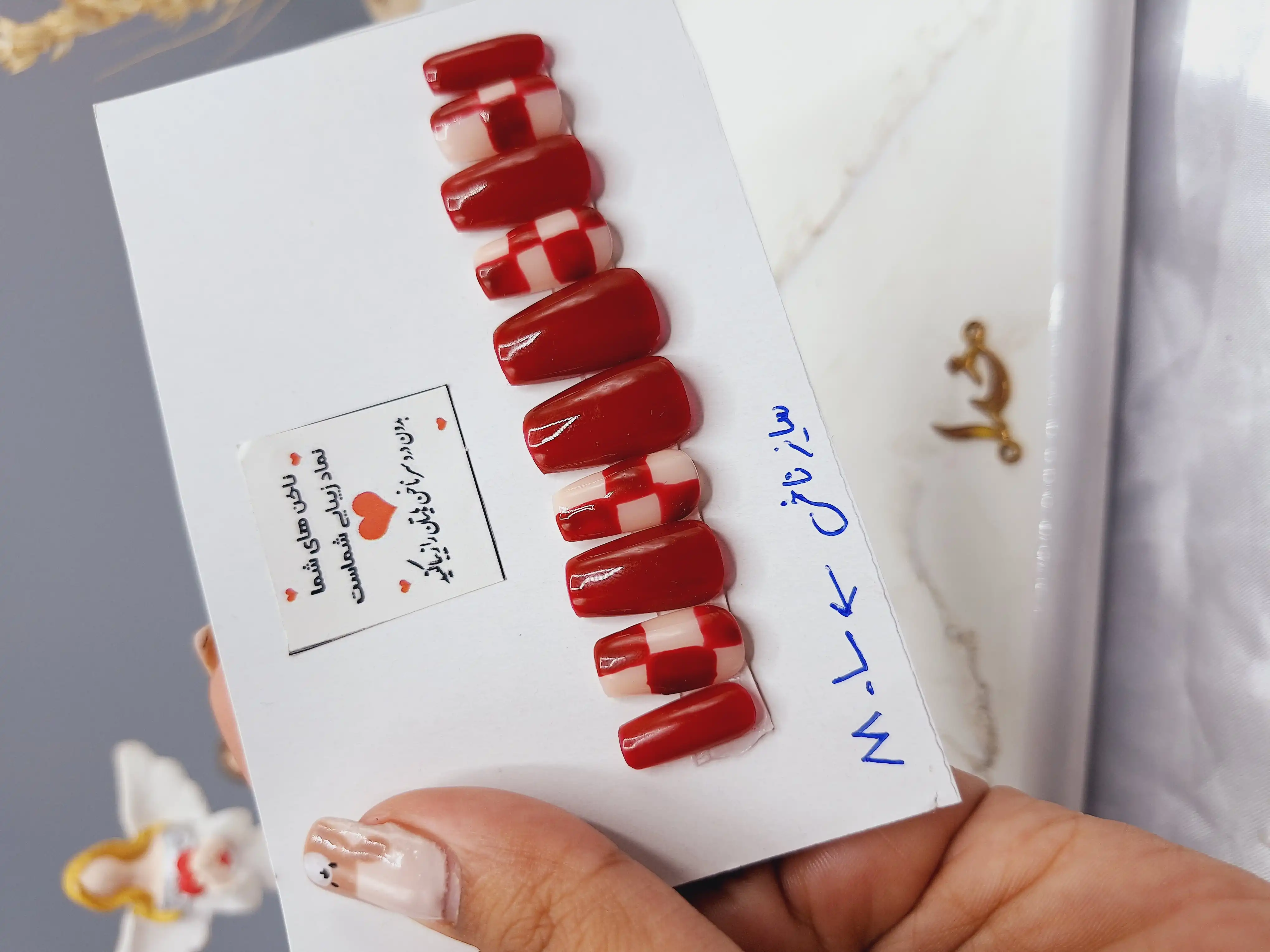 ناخن مصنوعی با مواد کاشت کیفیت بالا رنگ قرمز طرح چهار خونه