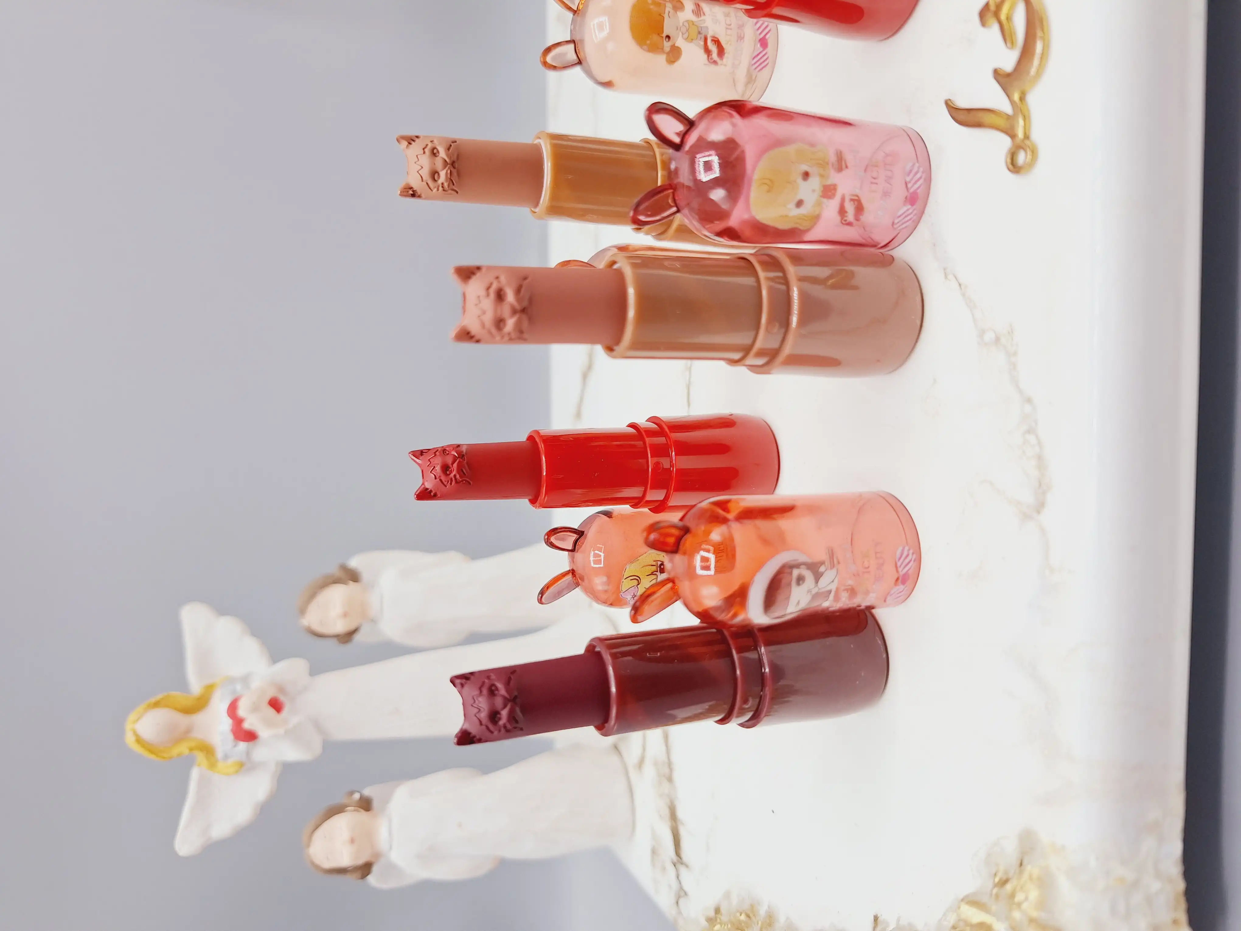 رژ جامد خوش رنگ و کیوت طرح گربه رنگبندی رندم