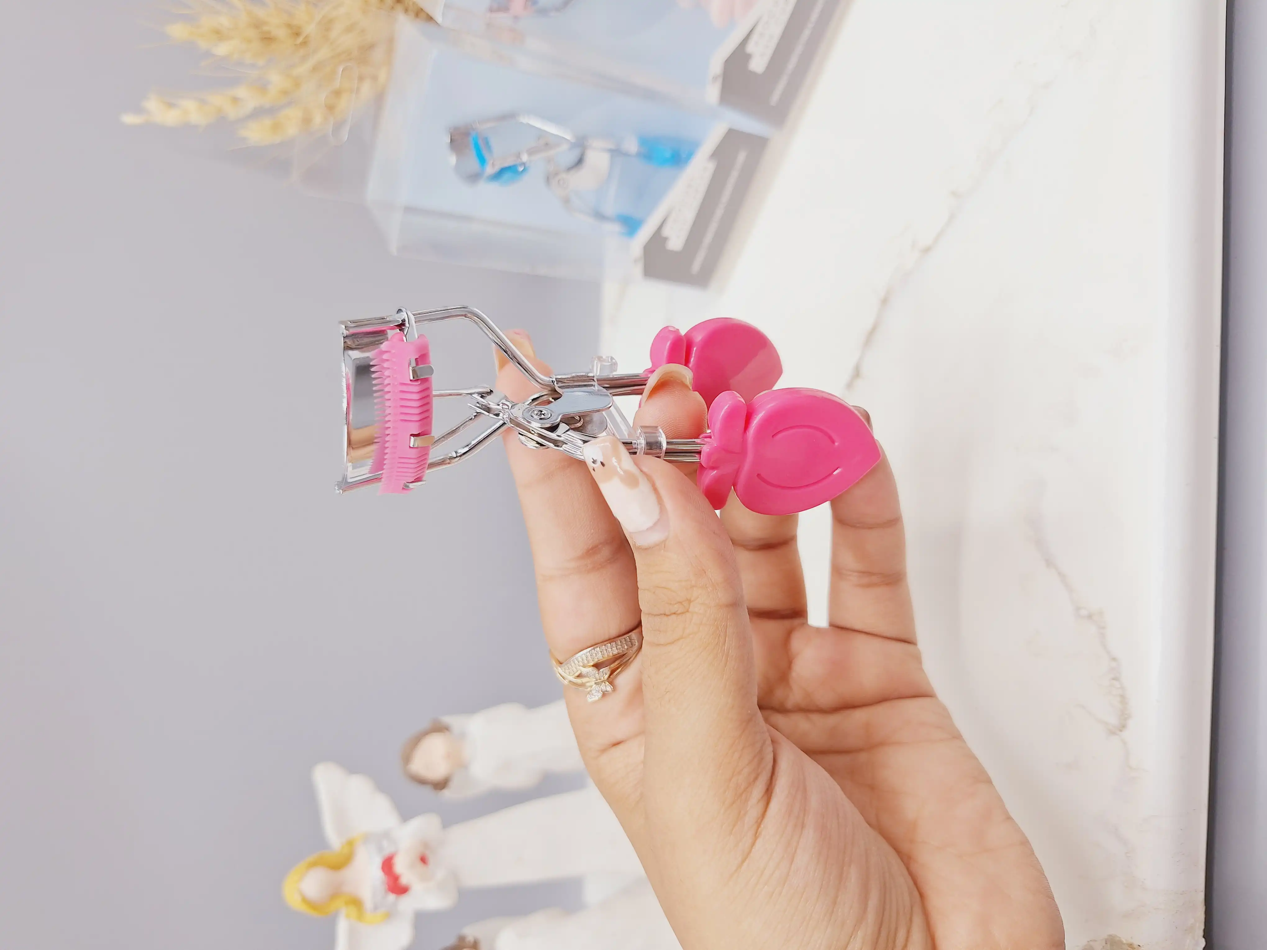 فرمژه شانه دار طرح توت فرنگی