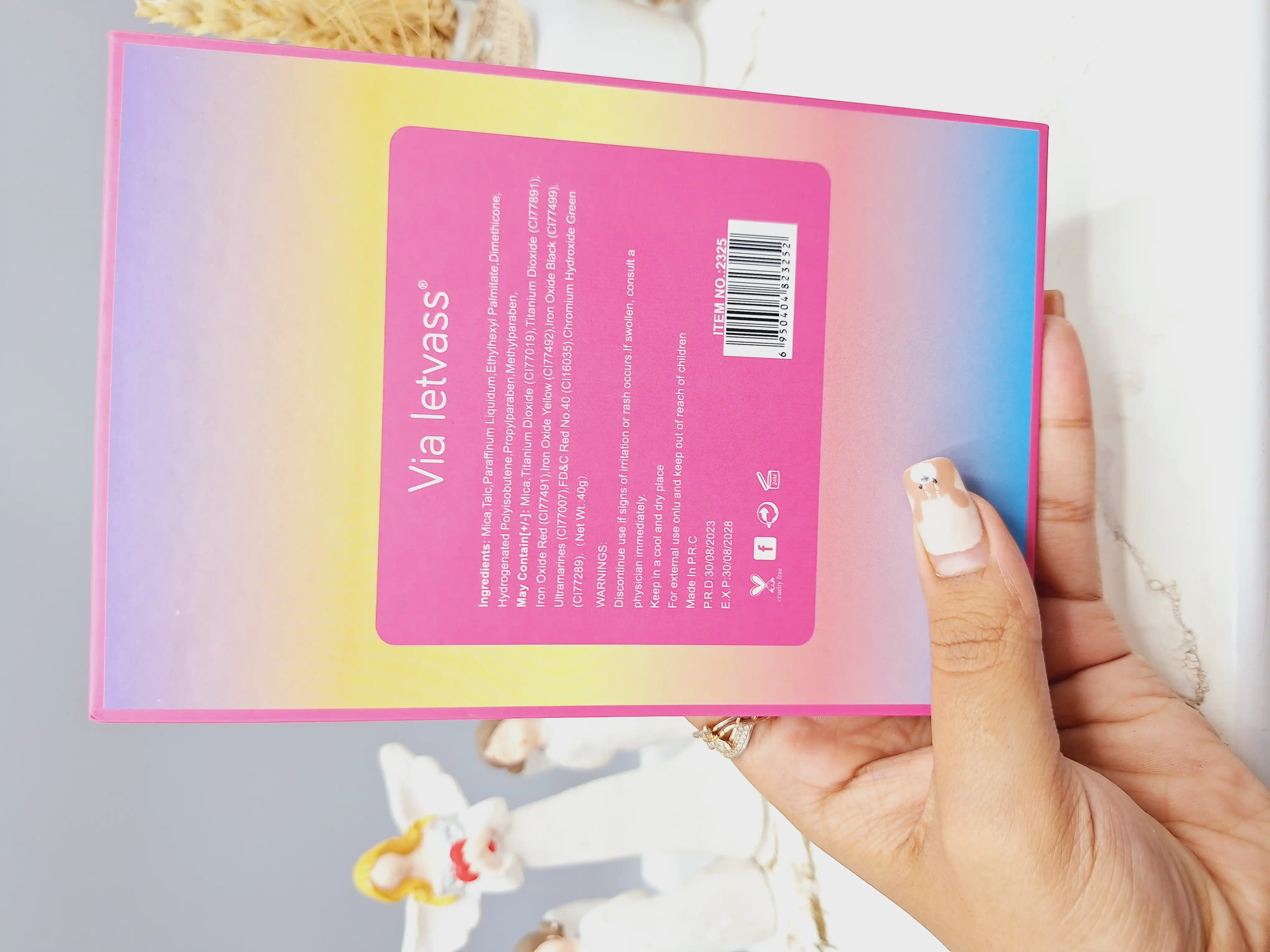 پالت گلیتر چشم و لب طرح دختر پوشش شاین و اکلیلی ریز کد 2325