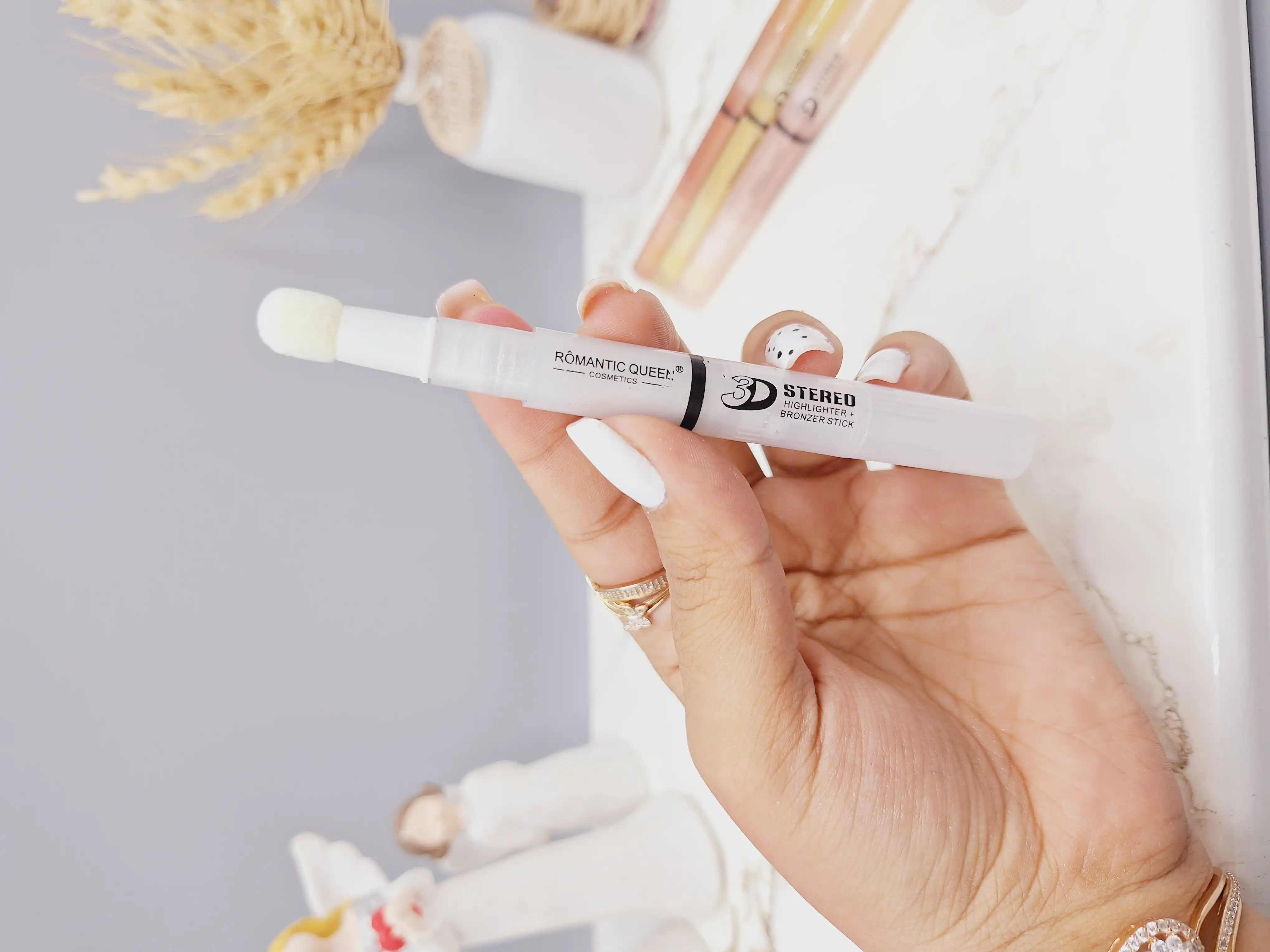 هایلایتر چشم قلمی پد دار برند ROMANTIC QUEEN کد 8778