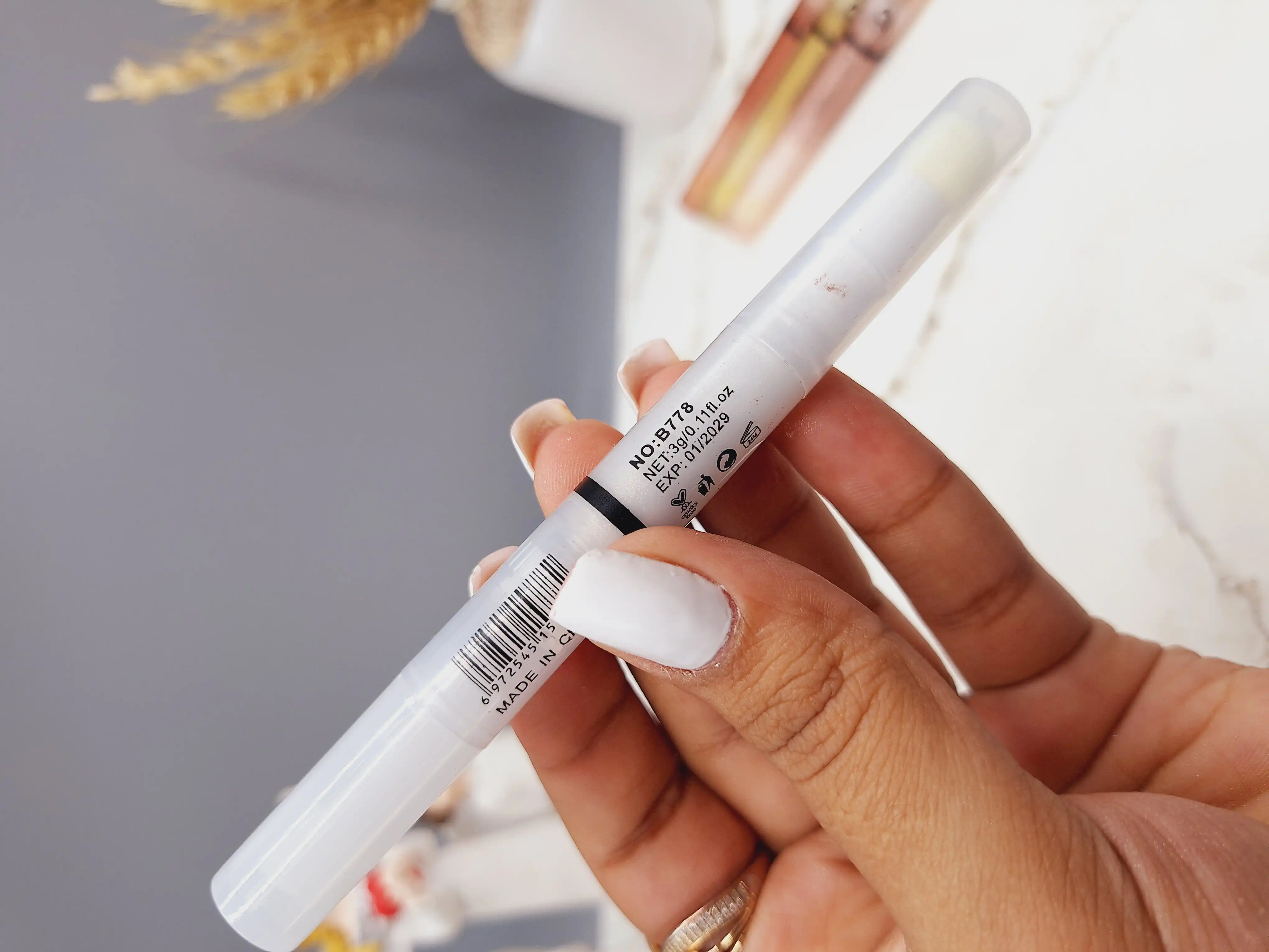 هایلایتر چشم قلمی پد دار برند ROMANTIC QUEEN کد 8778