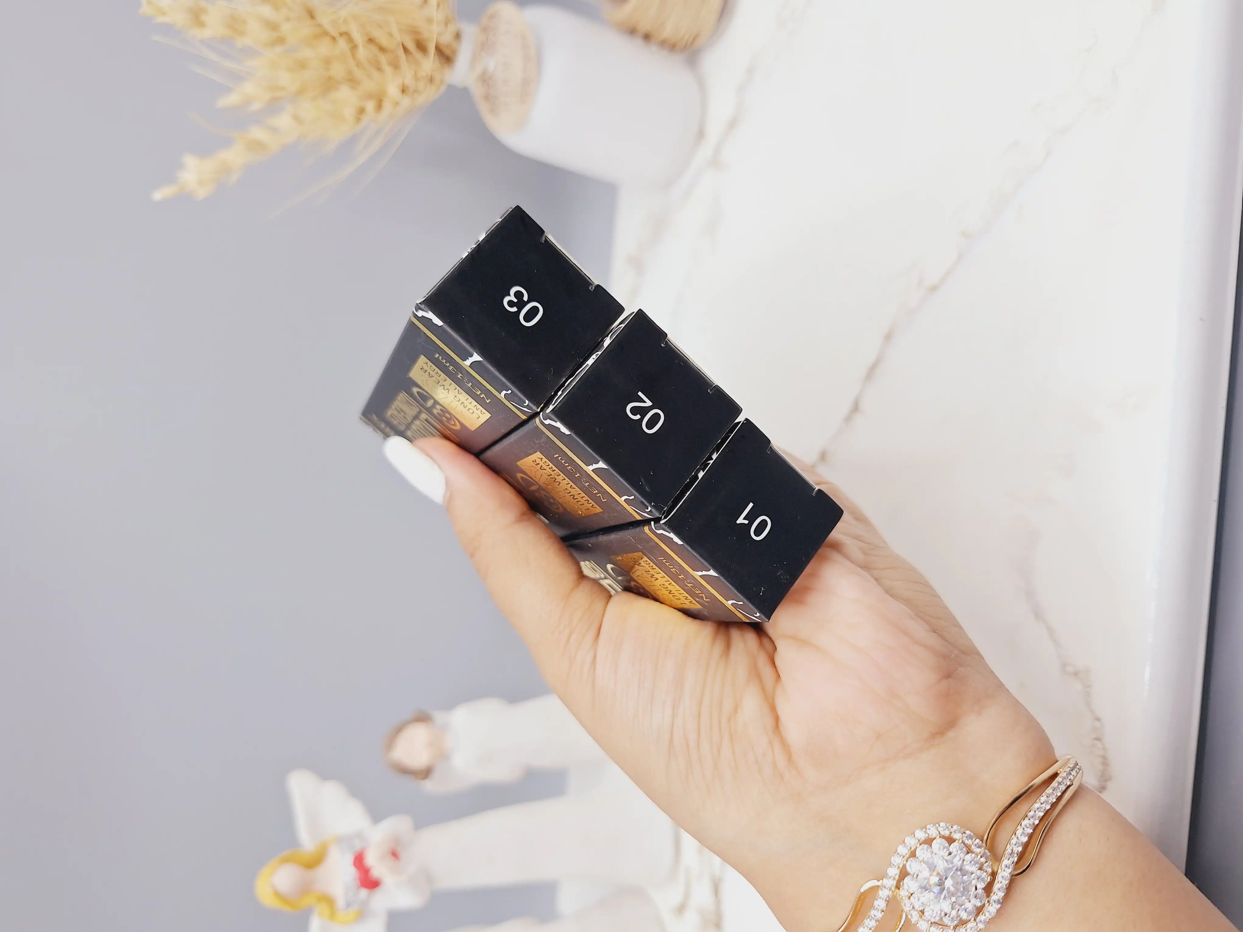 کانسیلر زیر چشم 24 ساعته فوق العاده برند VICTORIA کد 1208,02