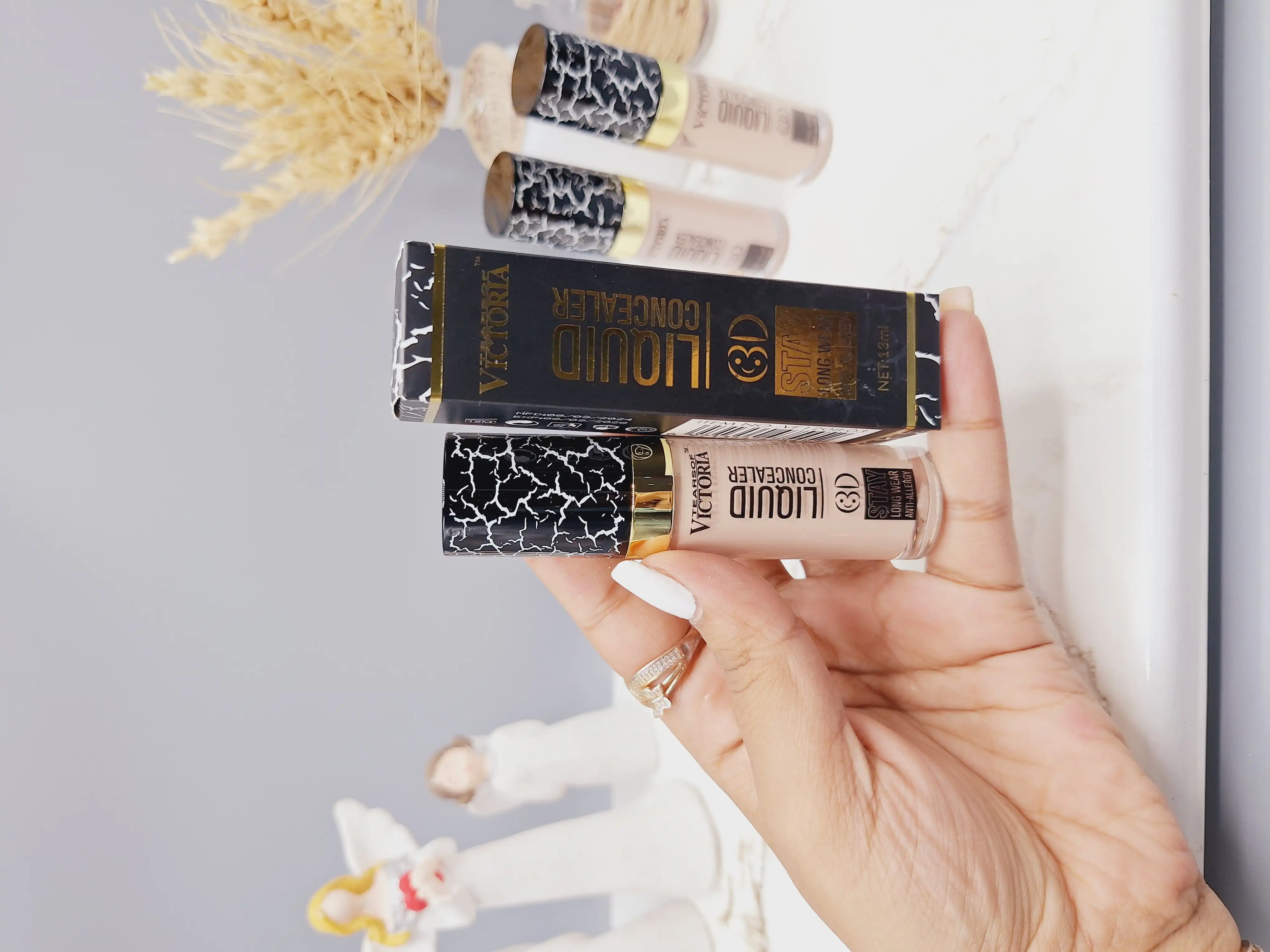 کانسیلر زیر چشم 24 ساعته فوق العاده برند VICTORIA کد 1208,02