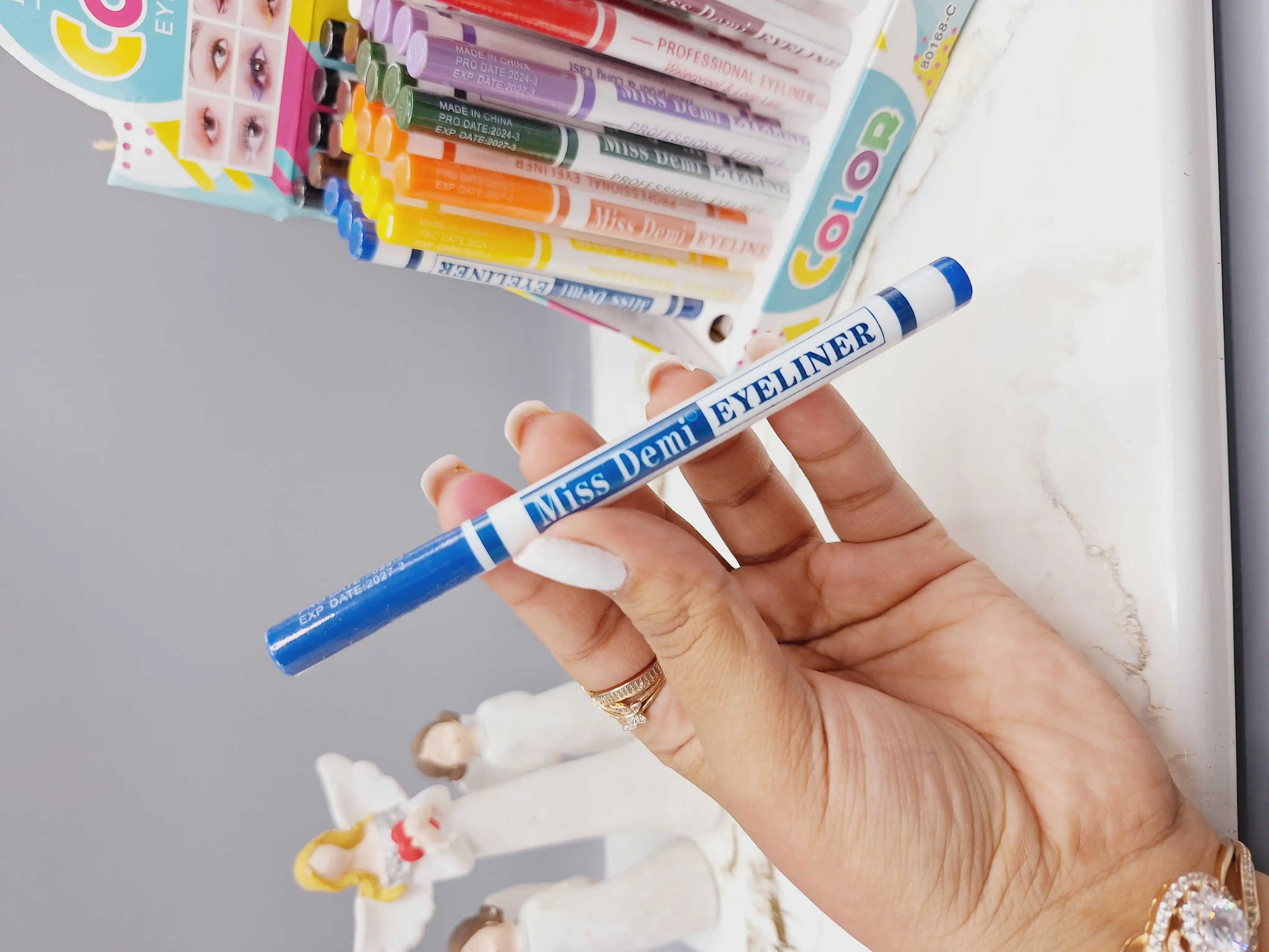 خط چشم ماژیکی رنگی برند میس دمی کد 80168C