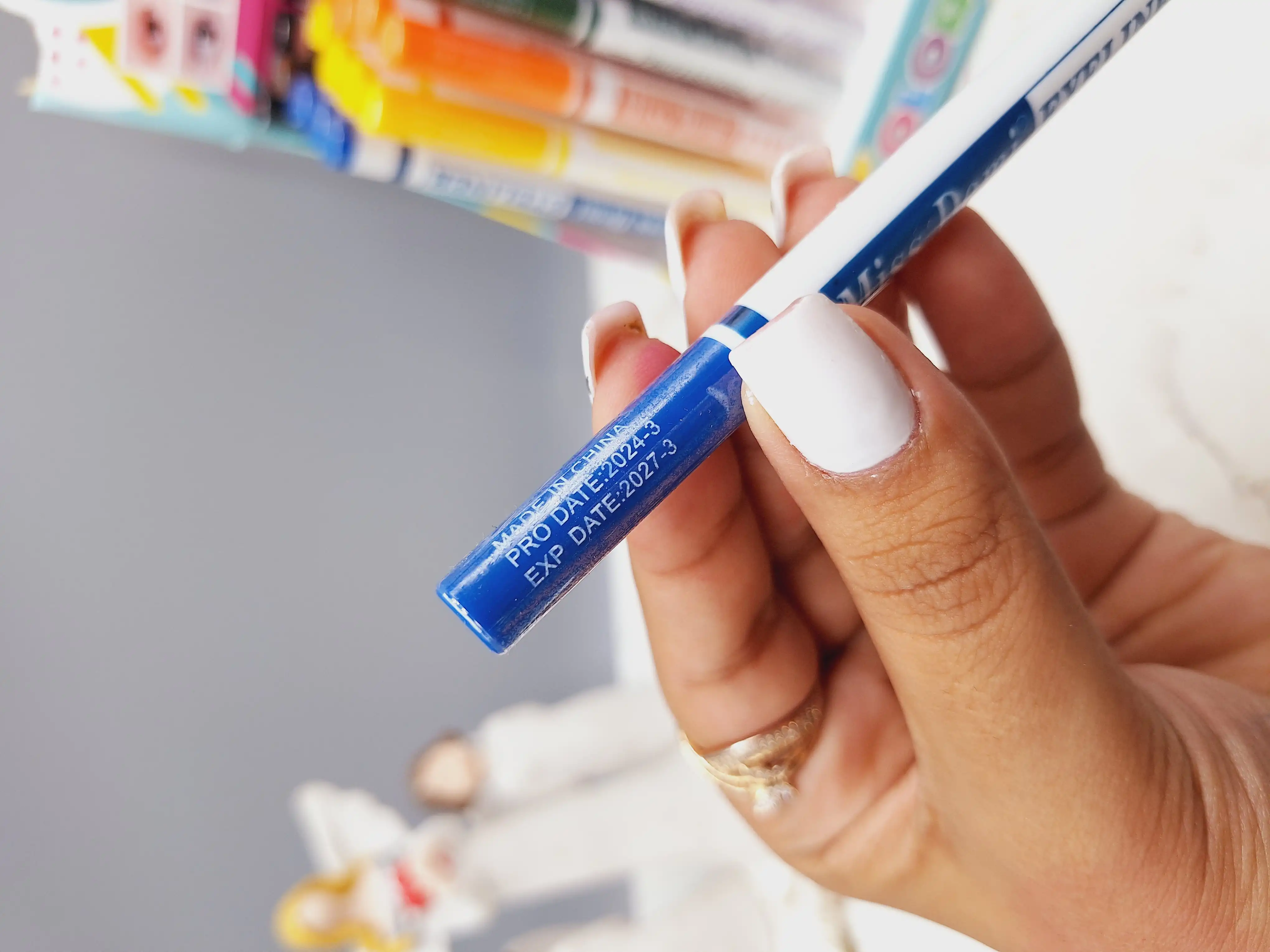 خط چشم ماژیکی رنگی برند میس دمی کد 80168C