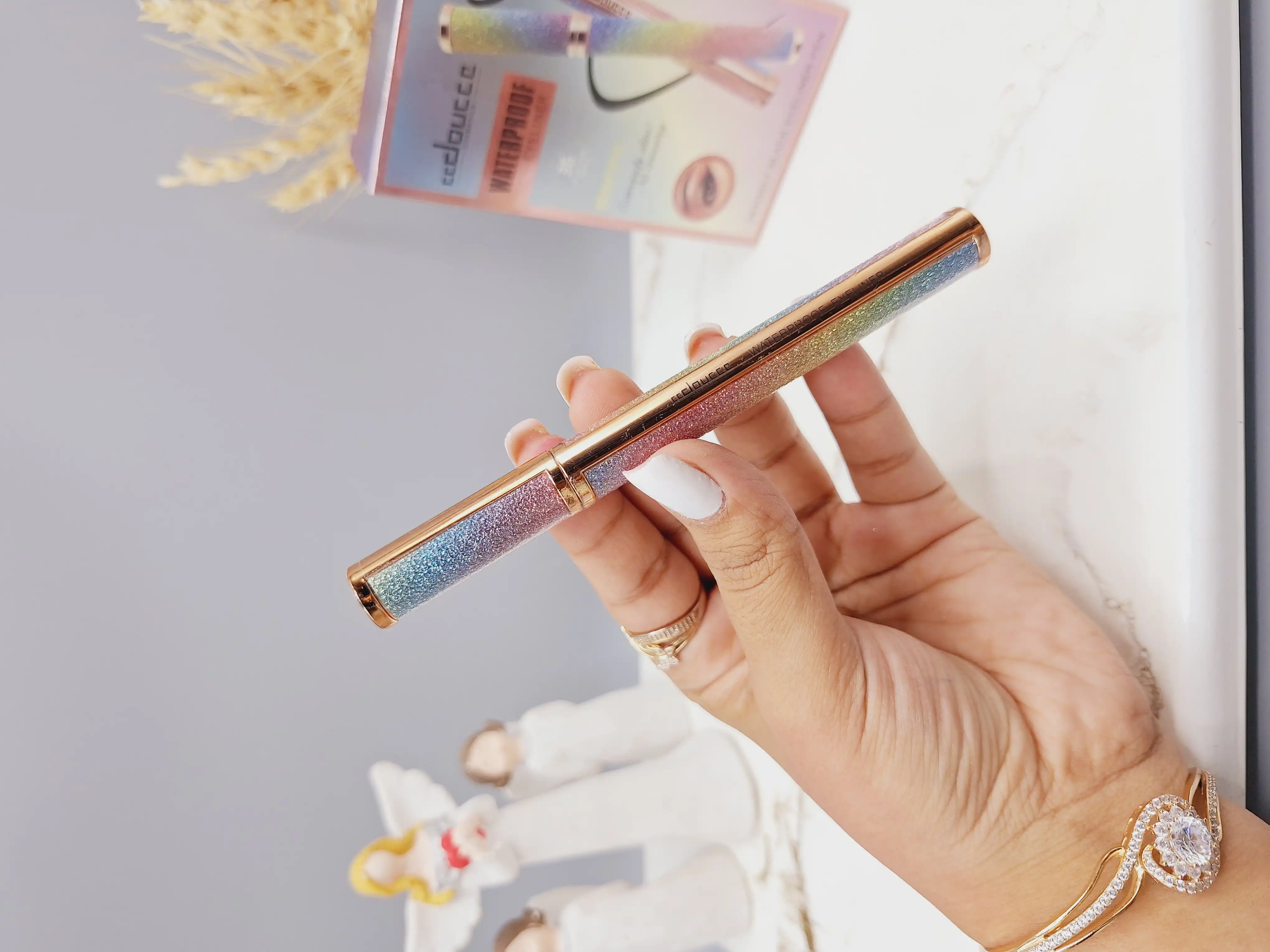 خط چشم ماژیکی مشکی بدنه گلیتری برند دوسه ضد آب با ماندگاری بالا کد ED200