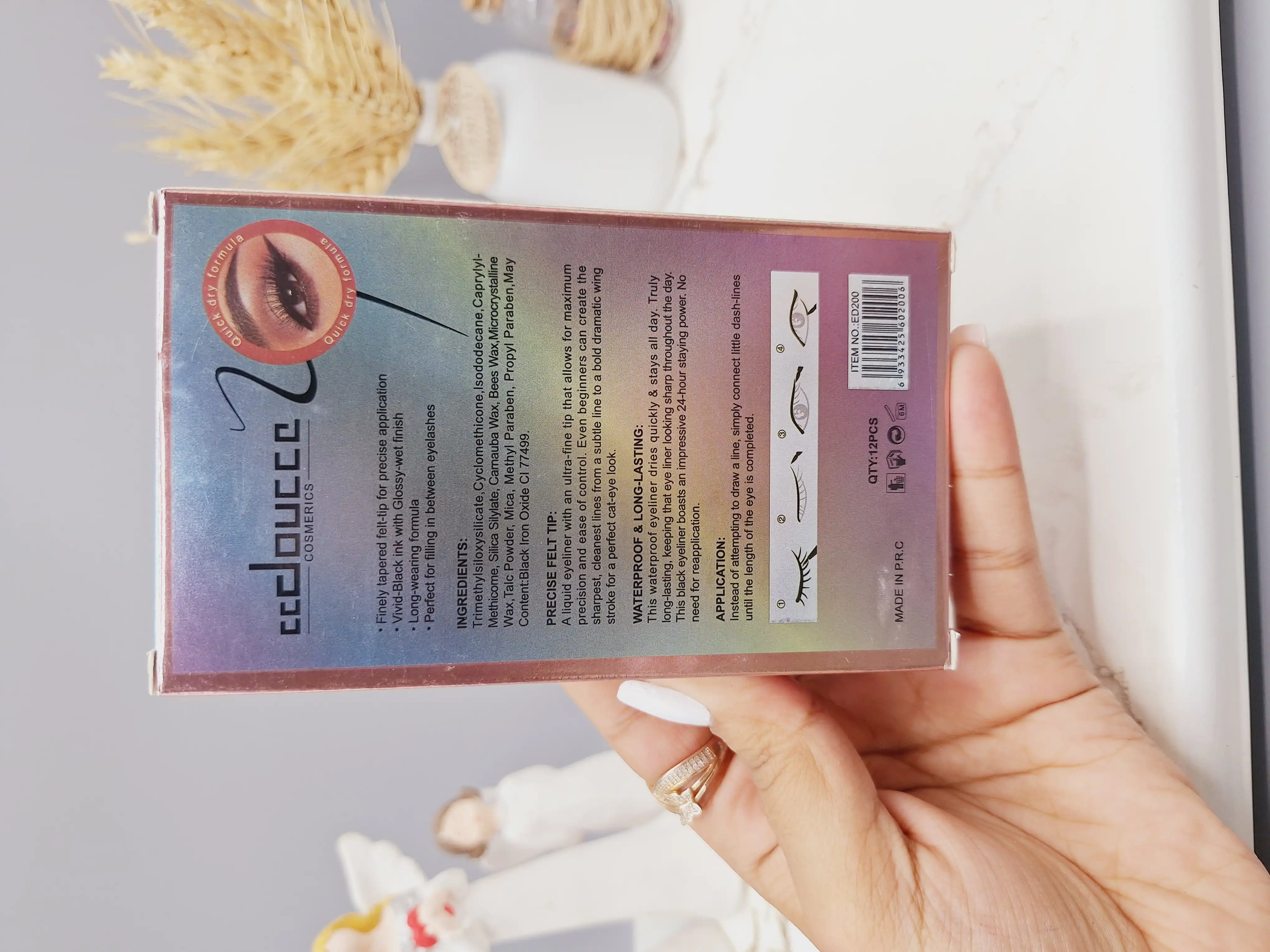 خط چشم ماژیکی مشکی بدنه گلیتری برند دوسه ضد آب با ماندگاری بالا کد ED200