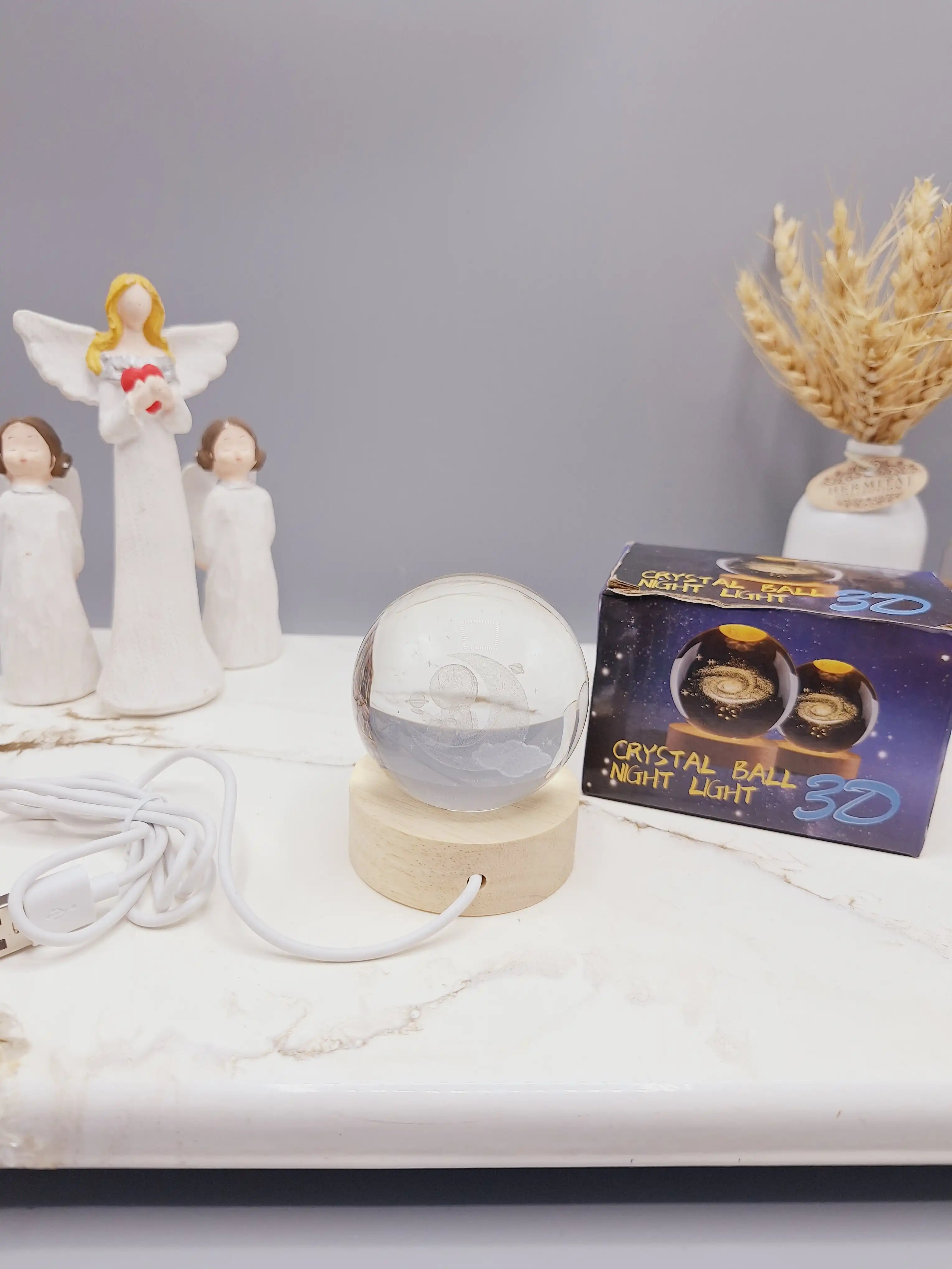 گوی کریستالی چراغدار با پایه چوبی (مناسب چراغ خواب) ارسال طرح رندم