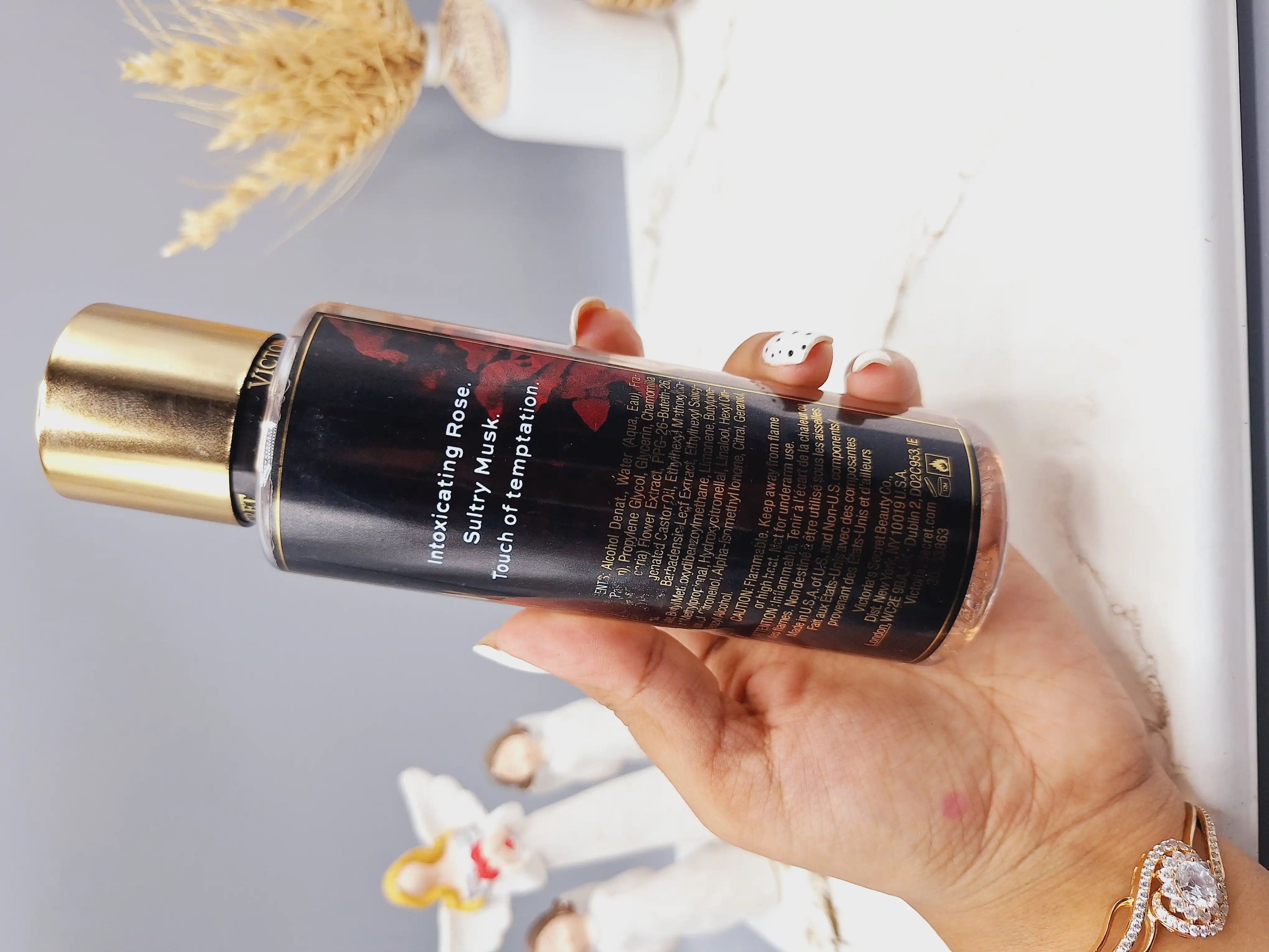 بادی اسپلش 250 ml شاین دار ویکتوریا سکرت مدل FORBIDDEN ROSE اورجینال