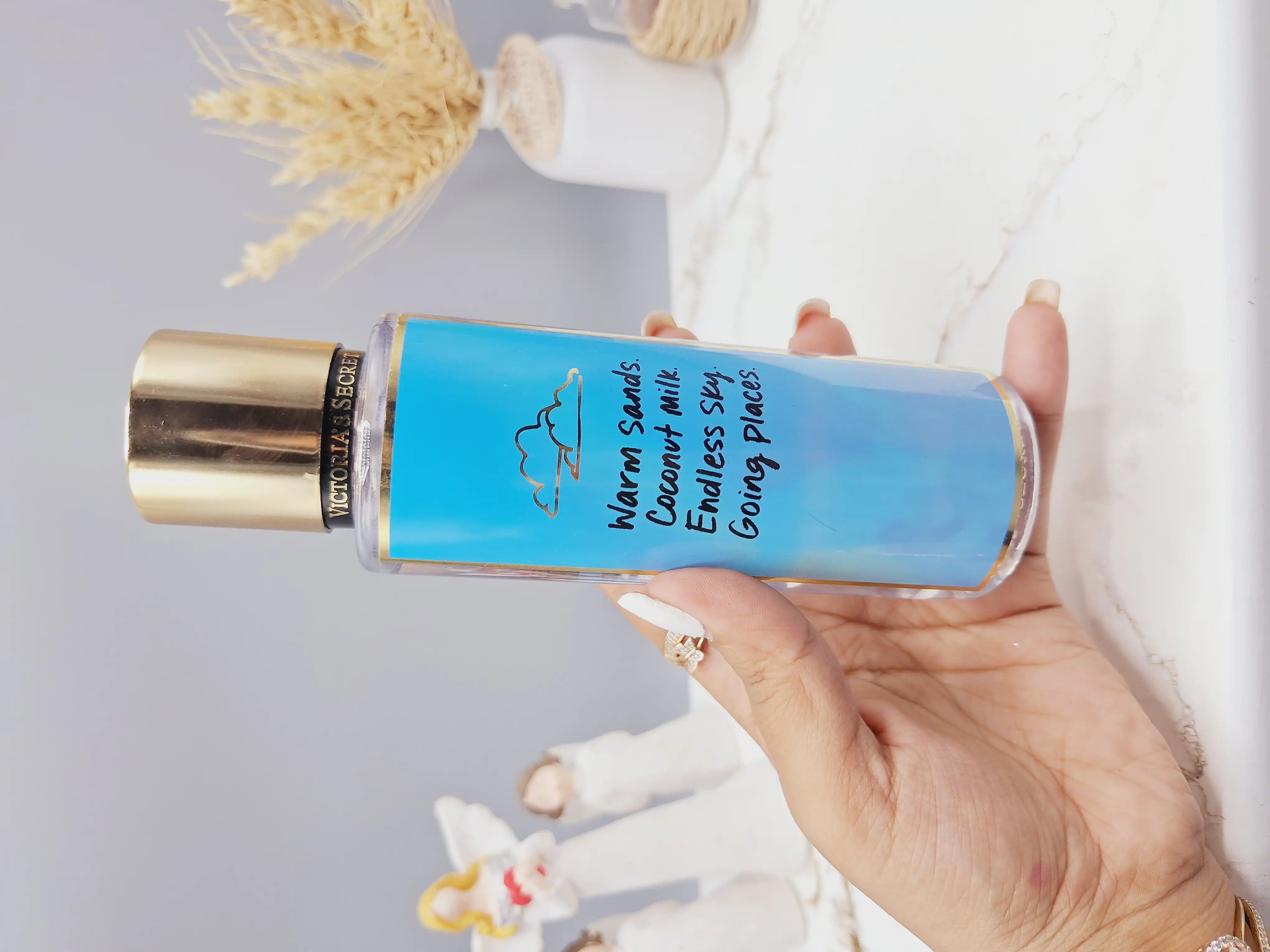 بادی اسپلش 250 ml شاین دار ویکتوریا سکرت مدل DAY DREAM اورجینال