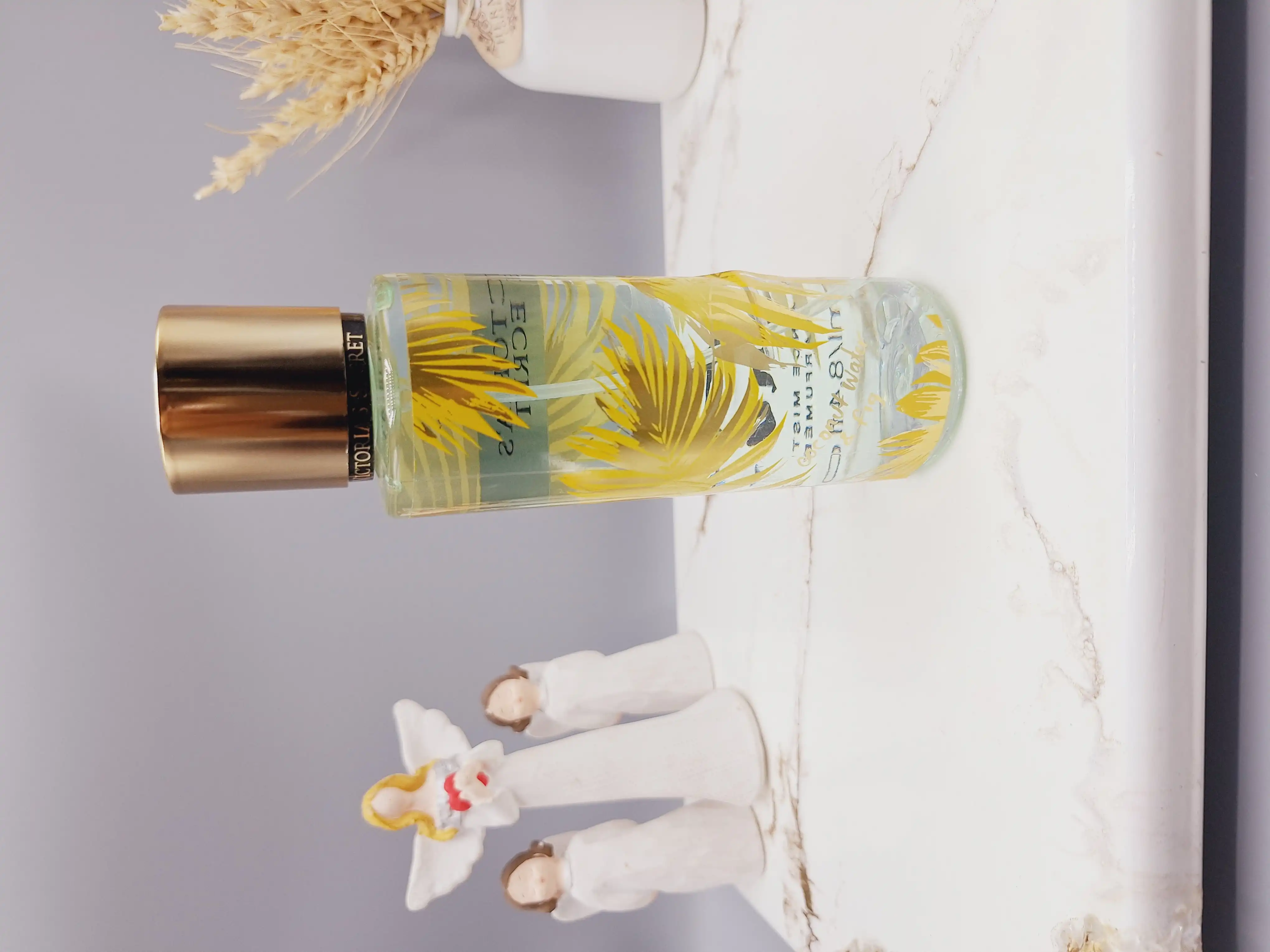 بادی اسپلش 250 ml شاین دار ویکتوریا سکرت مدل Shot of Coconut اورجینال