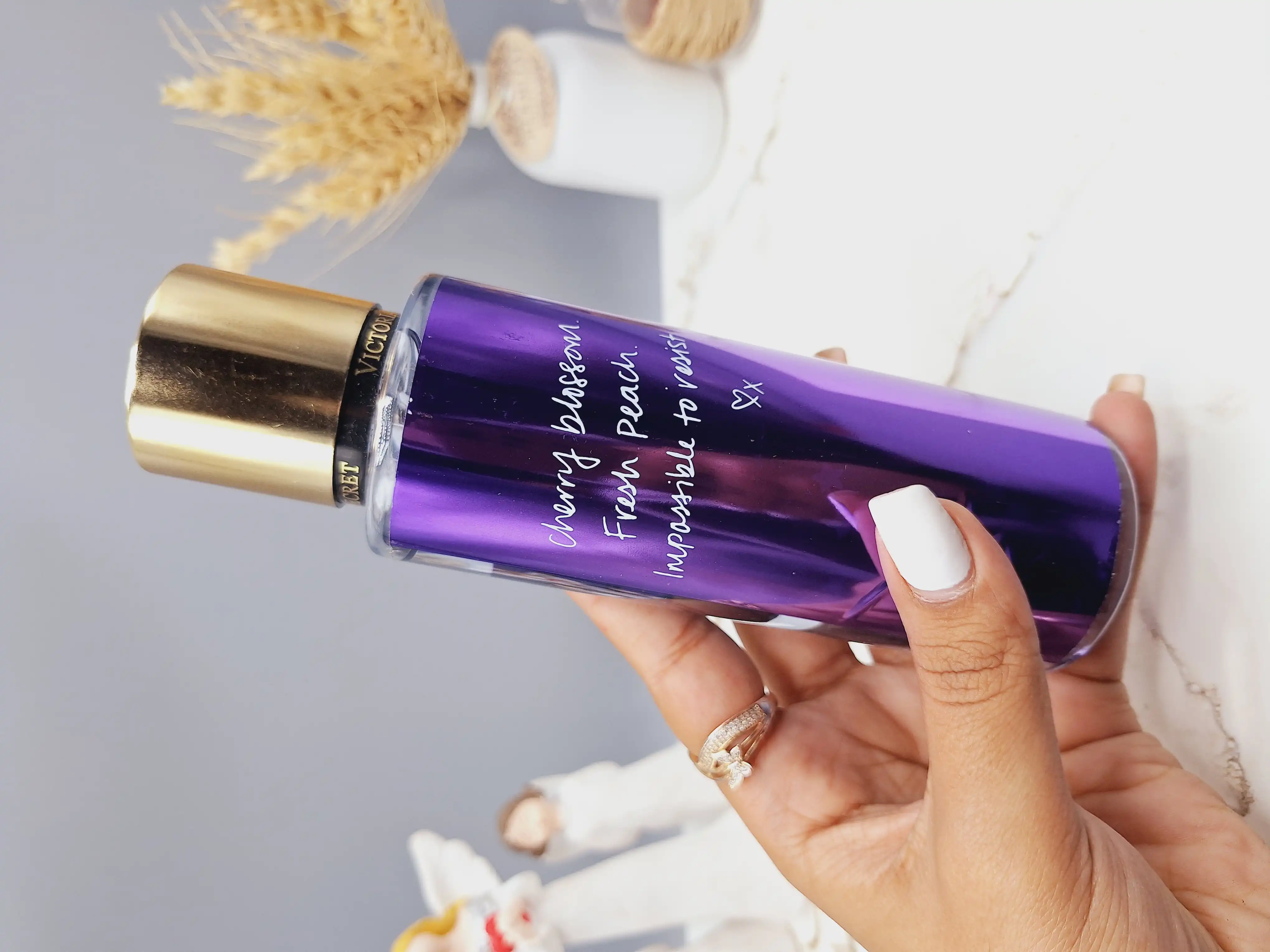 بادی اسپلش 250 ml شاین دار ویکتوریا سکرت مدل Love Spell اورجینال