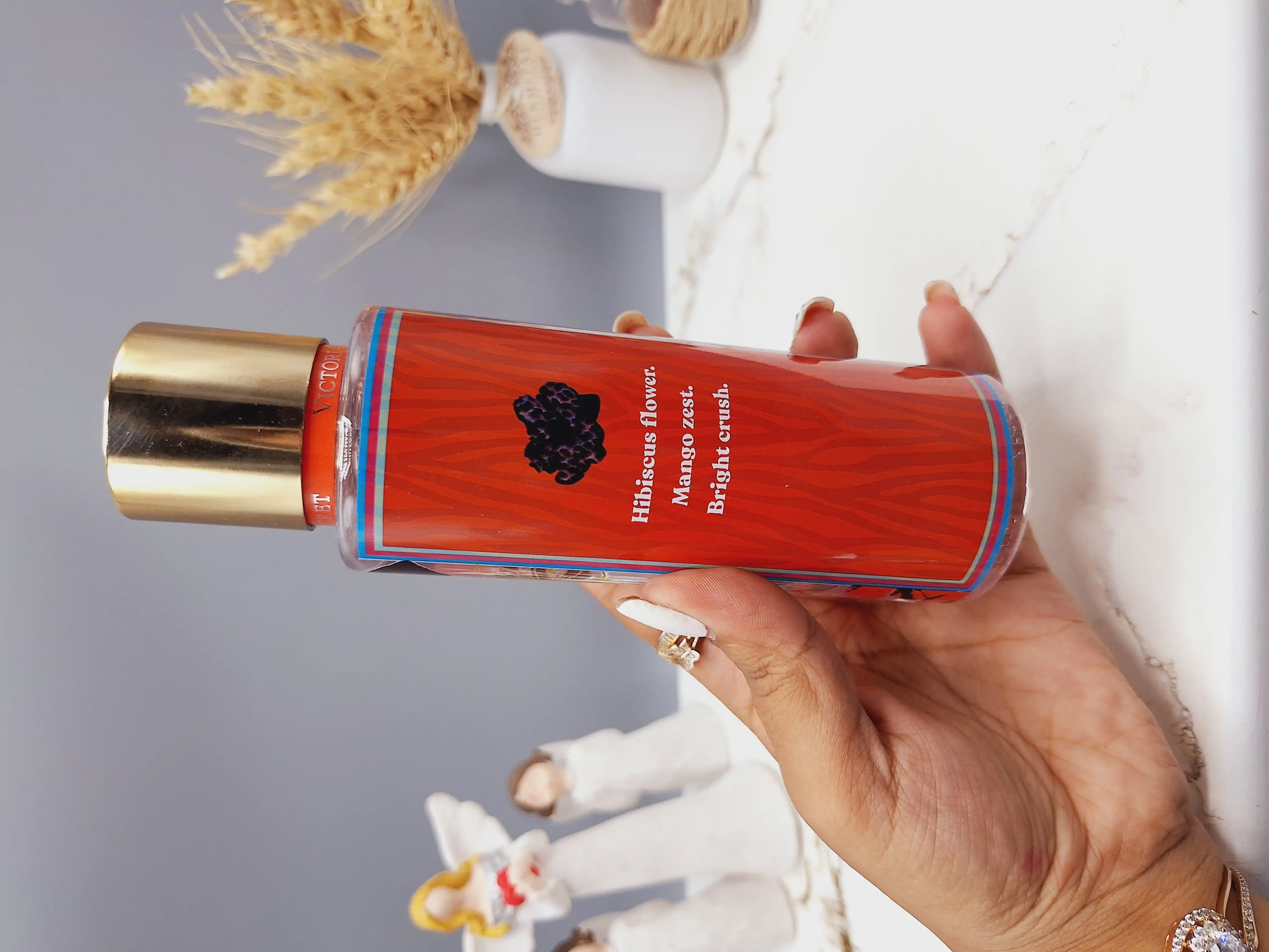 بادی اسپلش 250 ml شاین دار ویکتوریا سکرت مدل PUNCHY BLOGM اورجینال