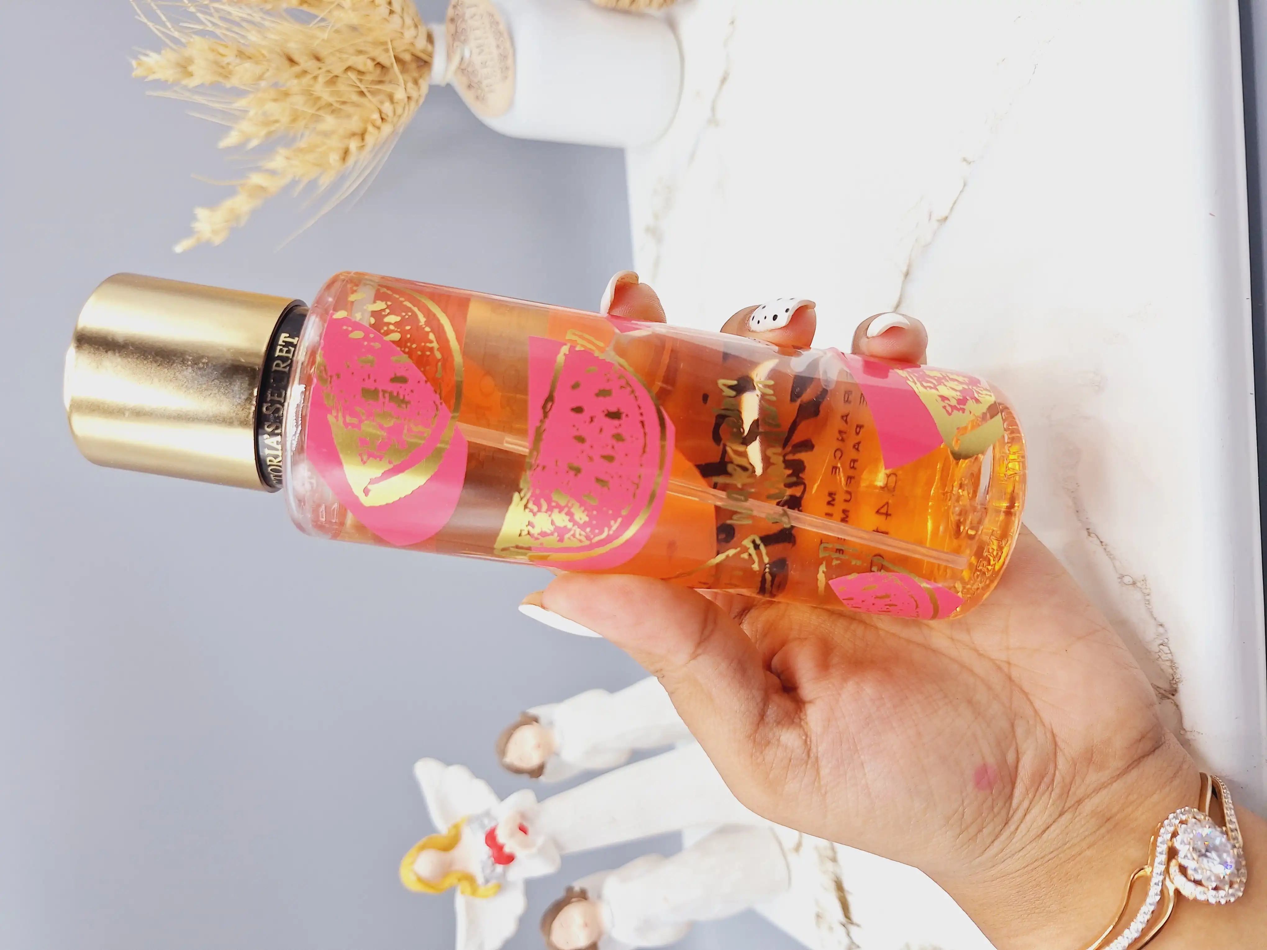 بادی اسپلش 250 ml شاین دار ویکتوریا سکرت مدل Twist of Watermelon اورجینال