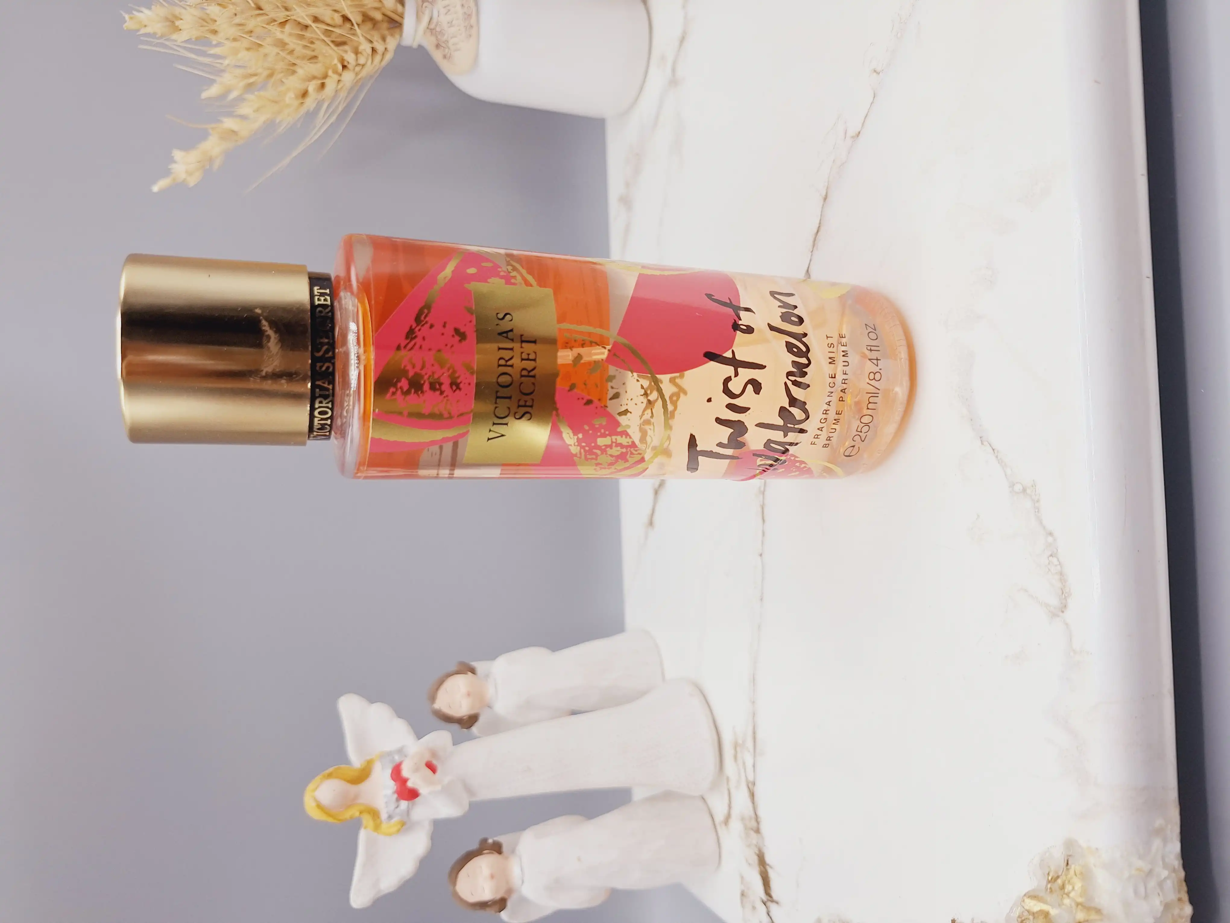 بادی اسپلش 250 ml شاین دار ویکتوریا سکرت مدل Twist of Watermelon اورجینال