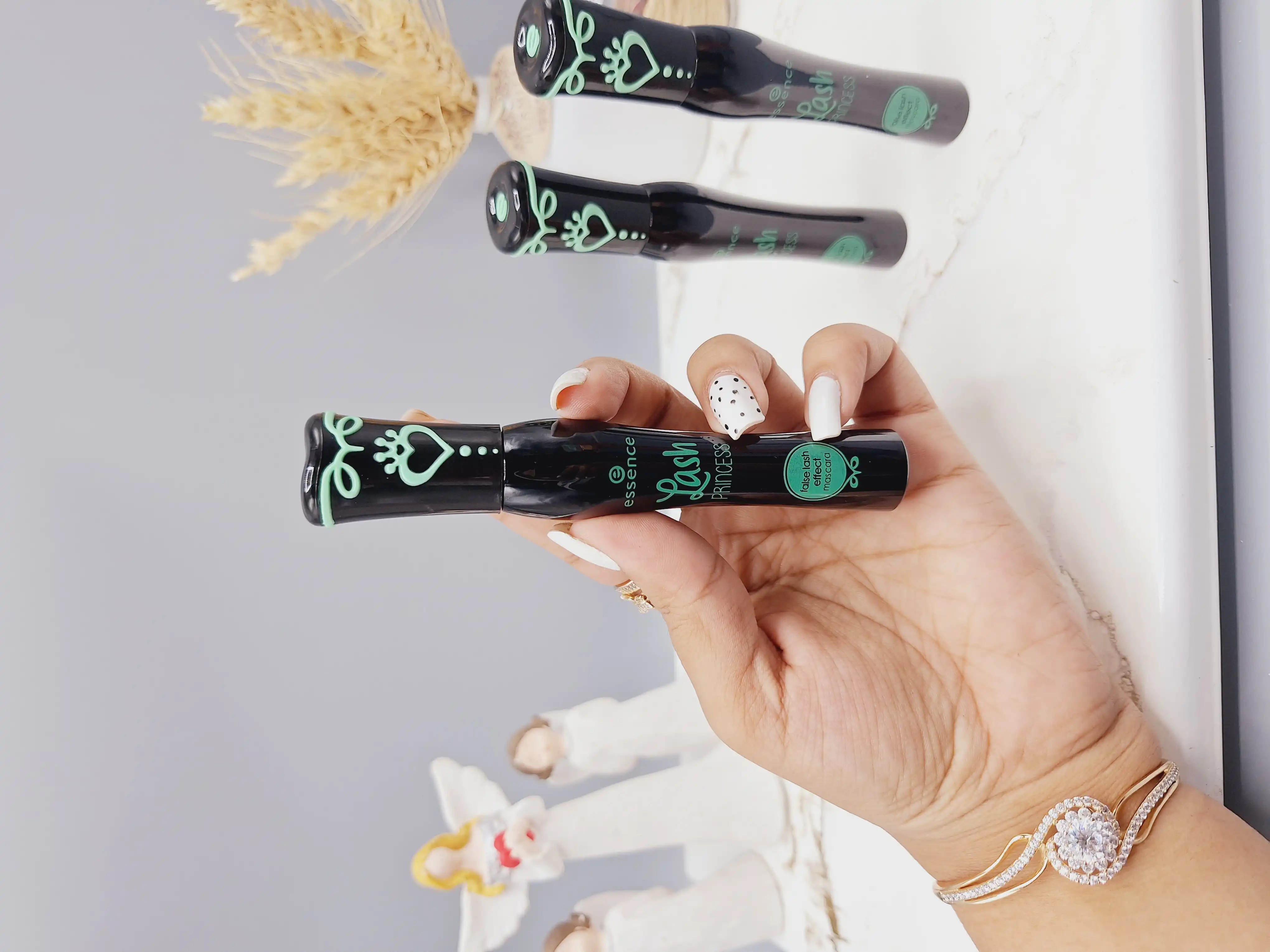 ریمل پرنسسی برند essenc (پوکه سبز)