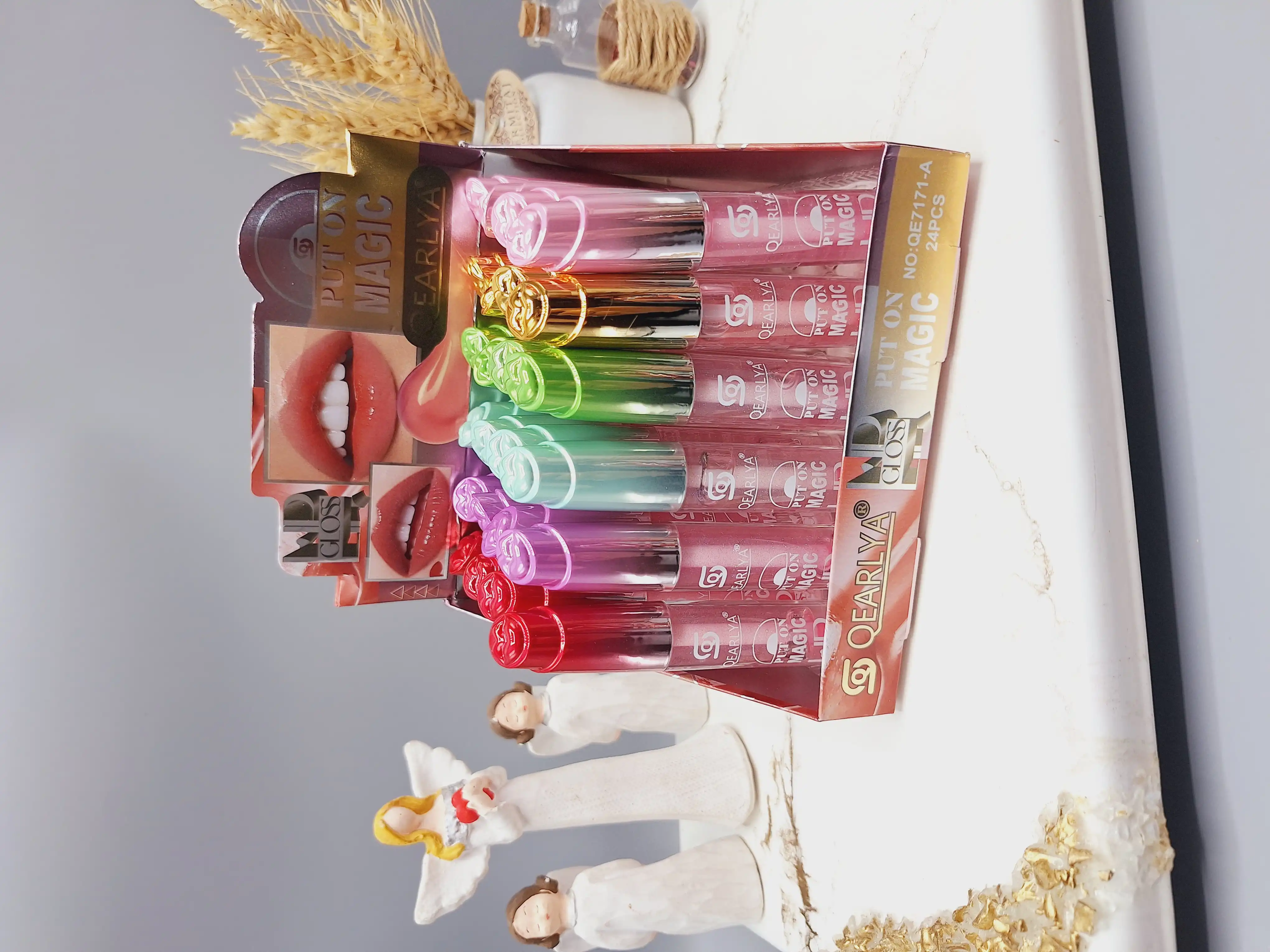 لیپ گلاس طرح لب رنگی QEARLYA کد 7171