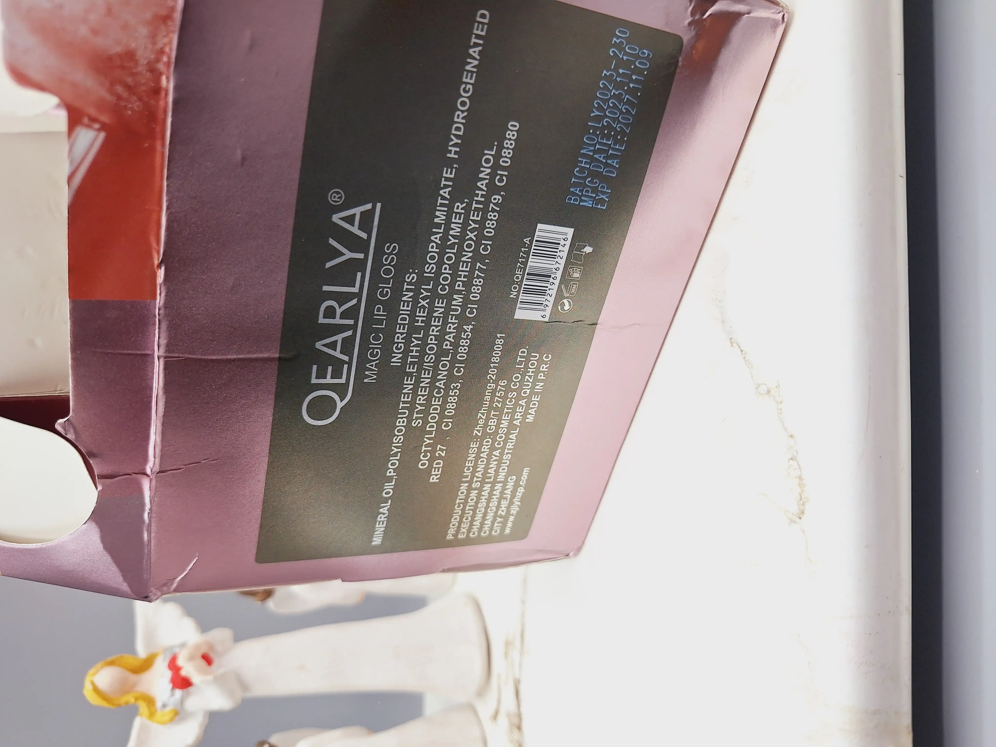 لیپ گلاس طرح لب رنگی QEARLYA کد 7171