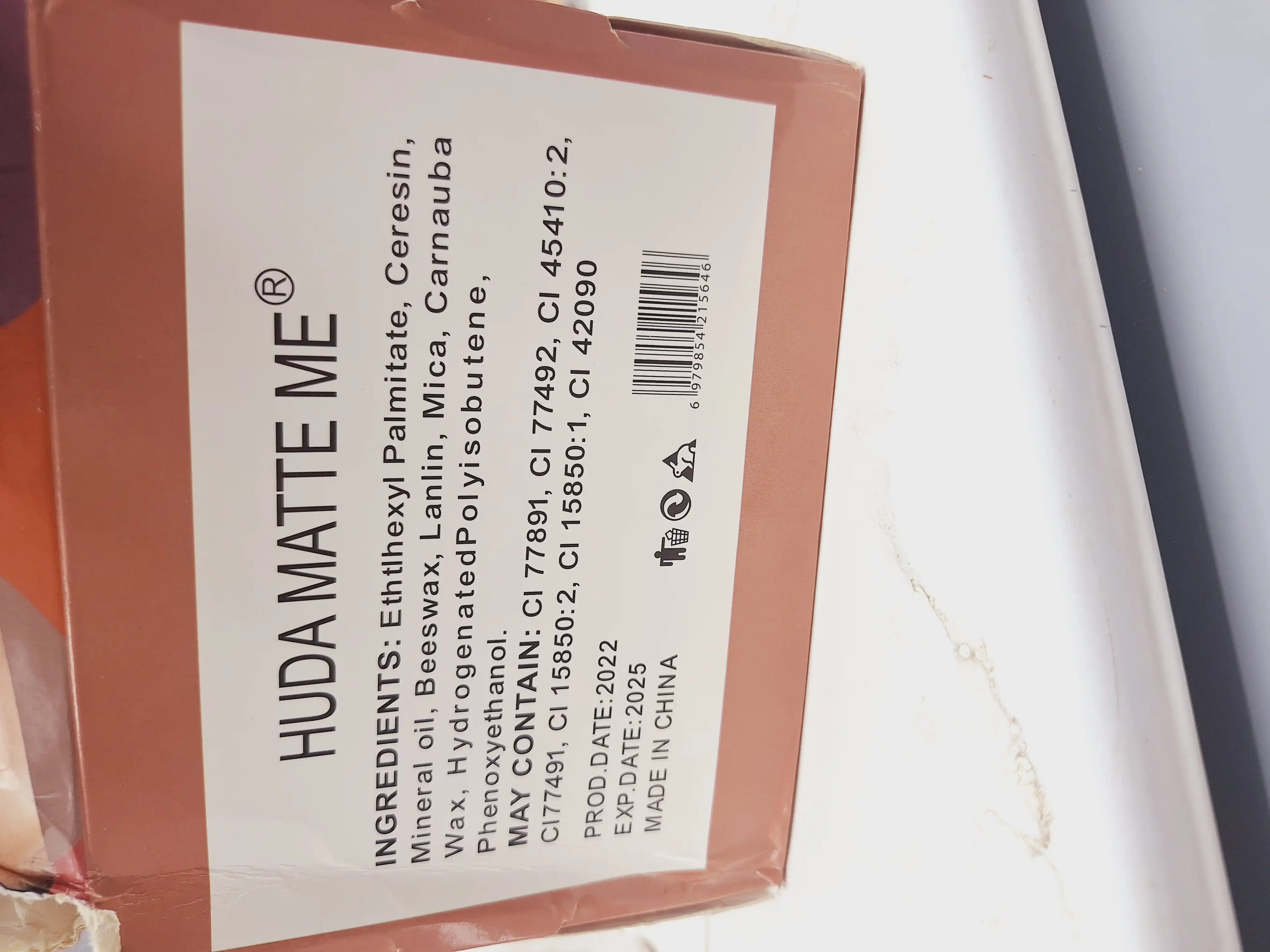 پک 6 تایی رژ مایع خوش رنگ نود برند HUDA MATTE ΜΕ کد 2538