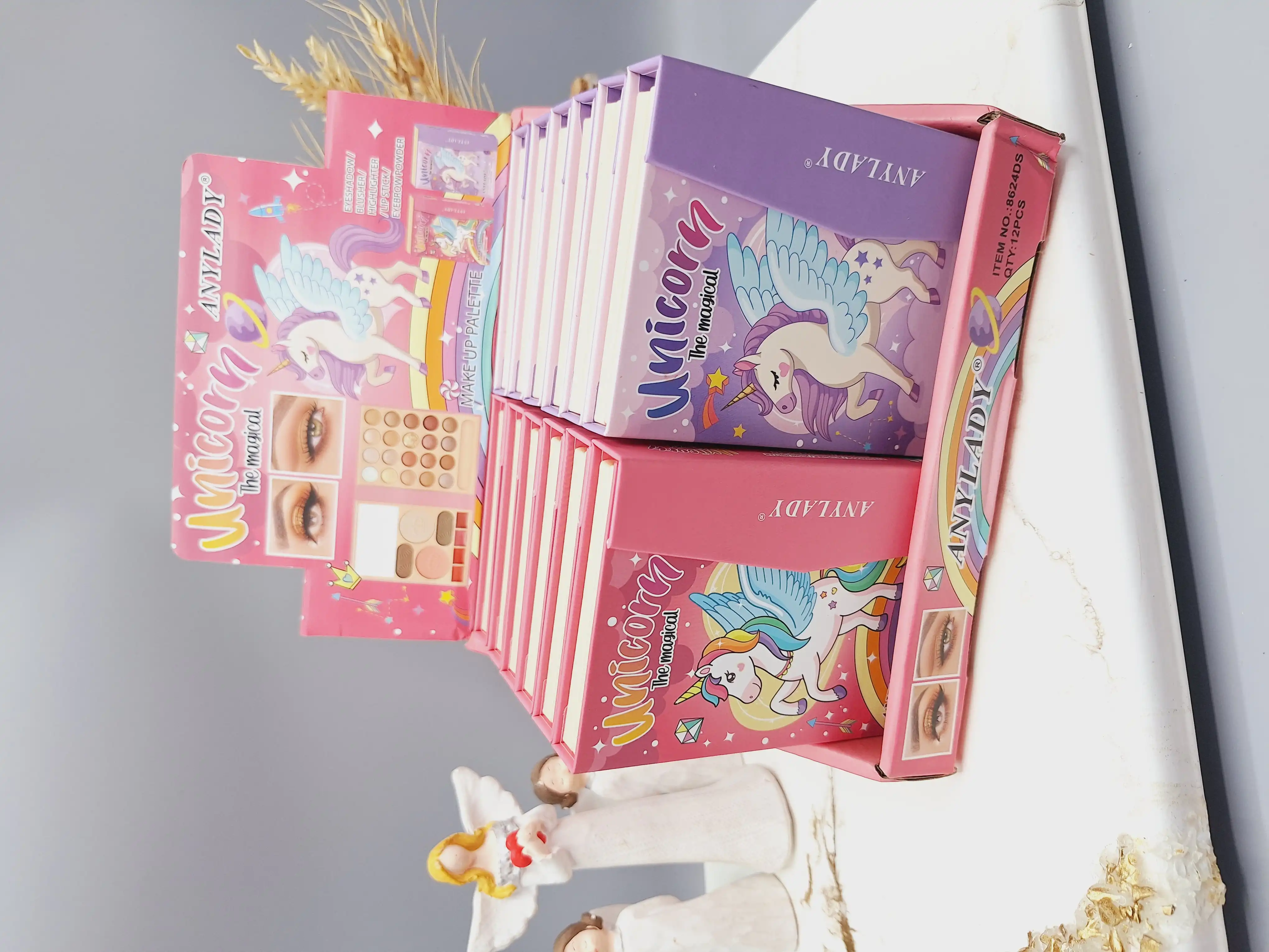 پالت سایه آنالیدی اسب تک شاخ پر دار  برند ANYLADY کد 8624DS