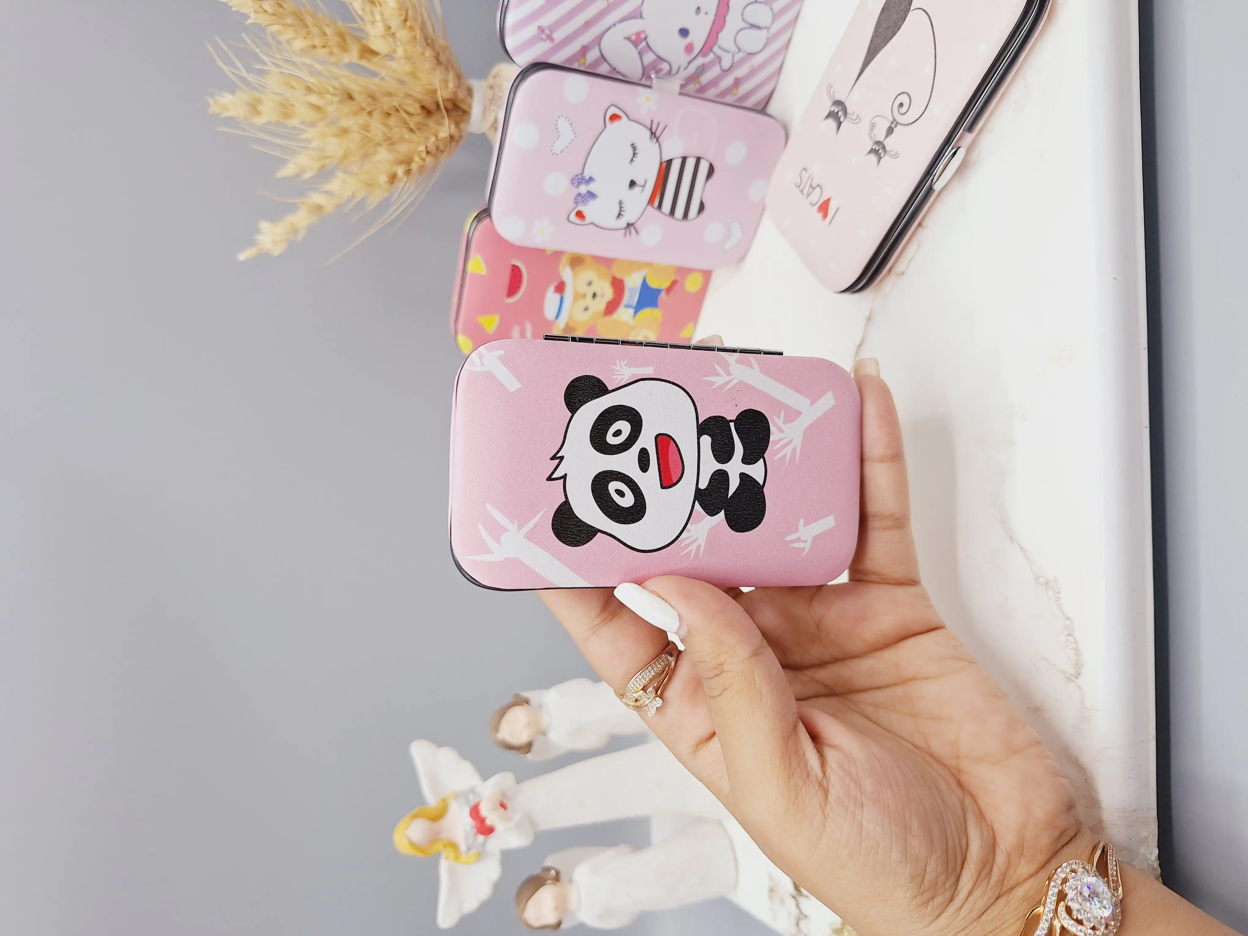 پک هفت تیکه ست مانیکور مدل خرگوشی مسافرتی