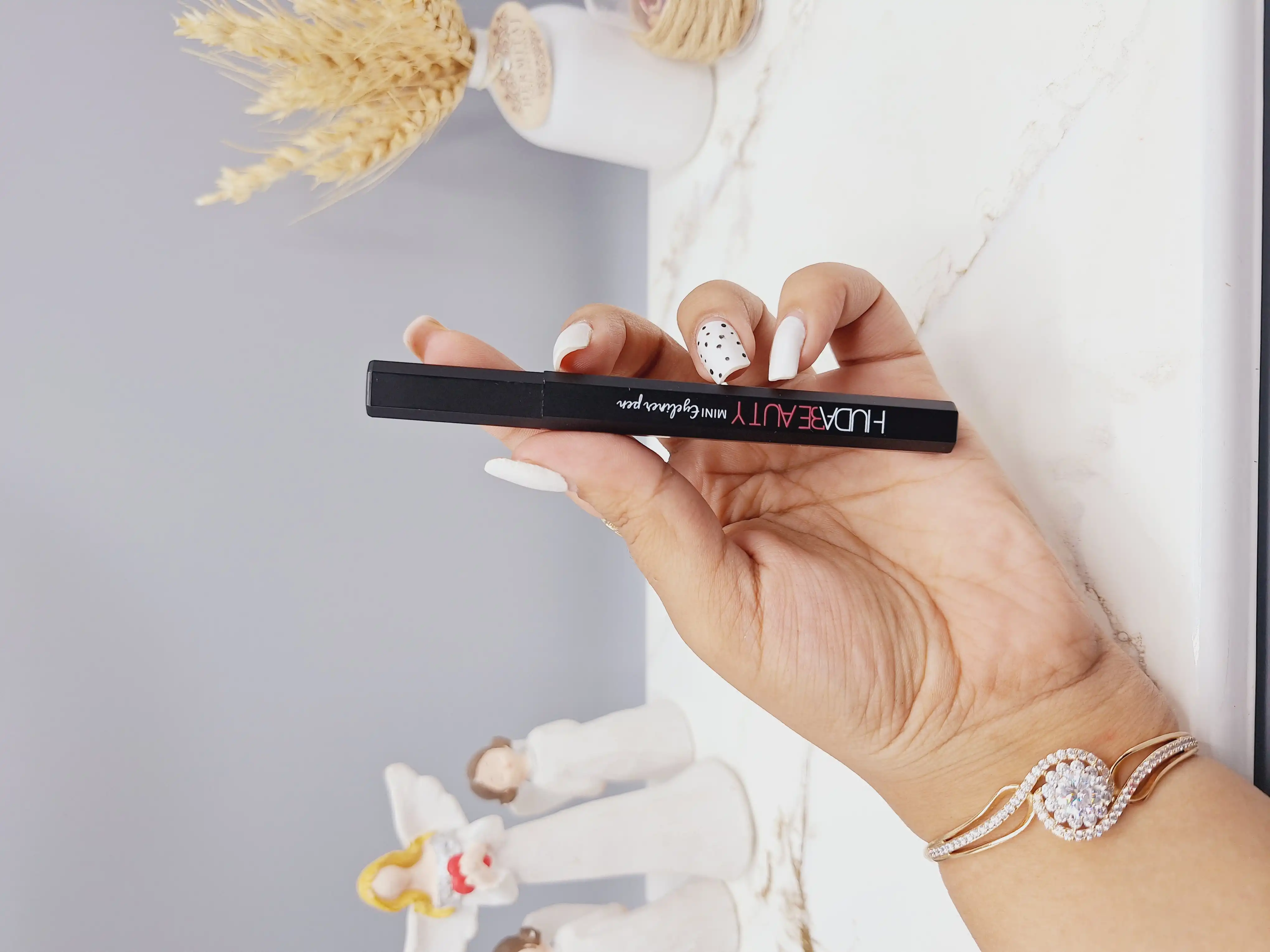 خط چشم ماژیکی مشکی کیفیت بالا برند هدا بیوتی کد 6533