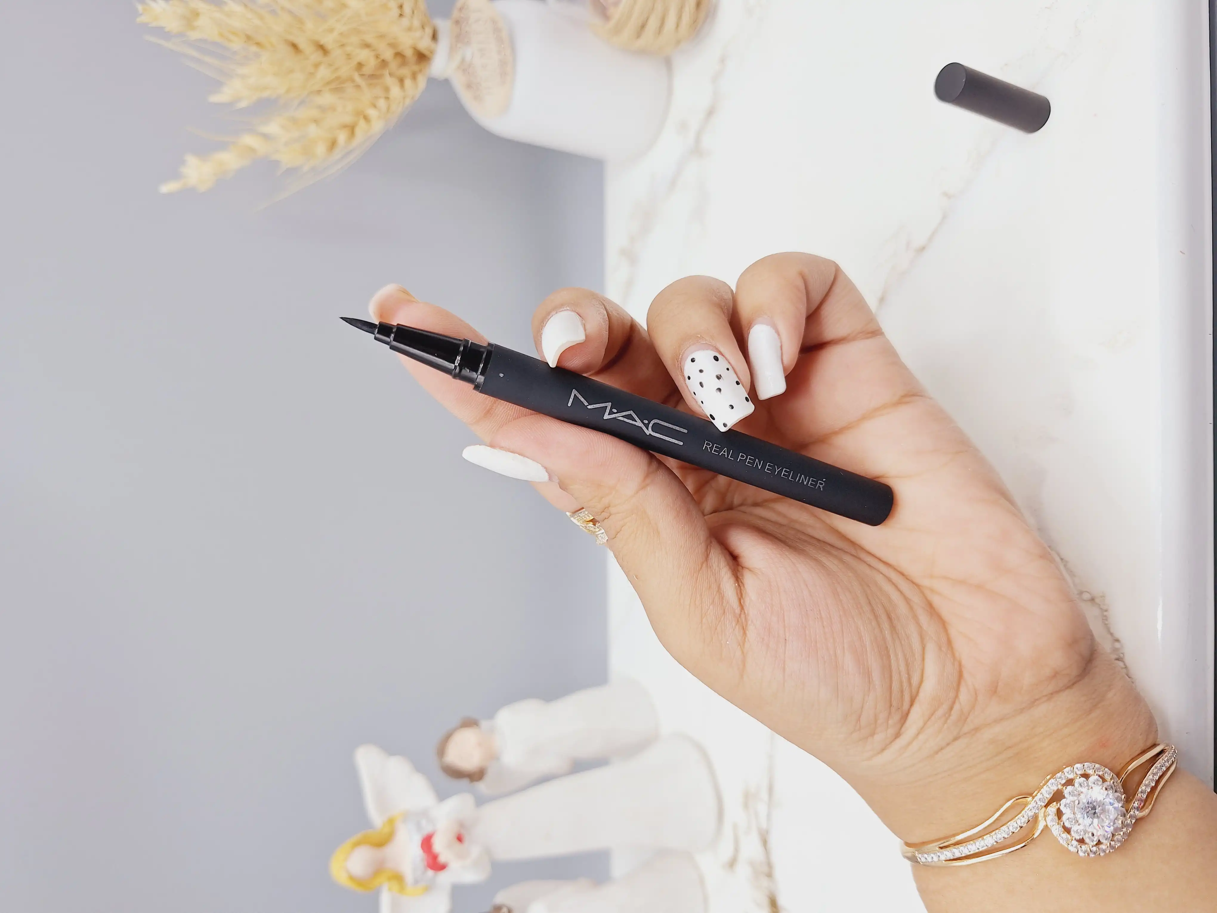 خط چشم ماژیکی مشکی مک کد 6526