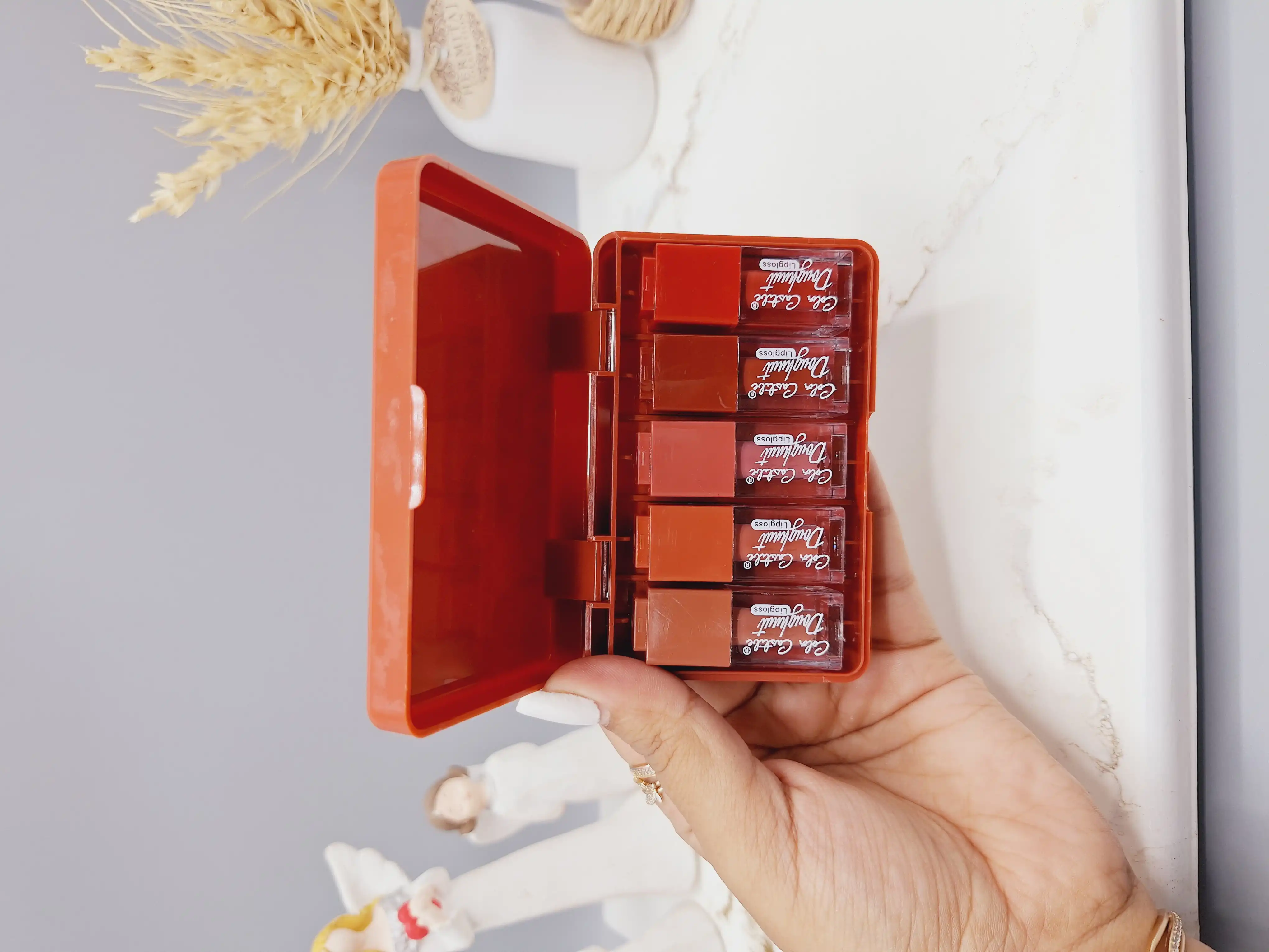 پالت رژ مایع 5 تایی طرح دونات برند  ‏LOVER‏ کد 2664