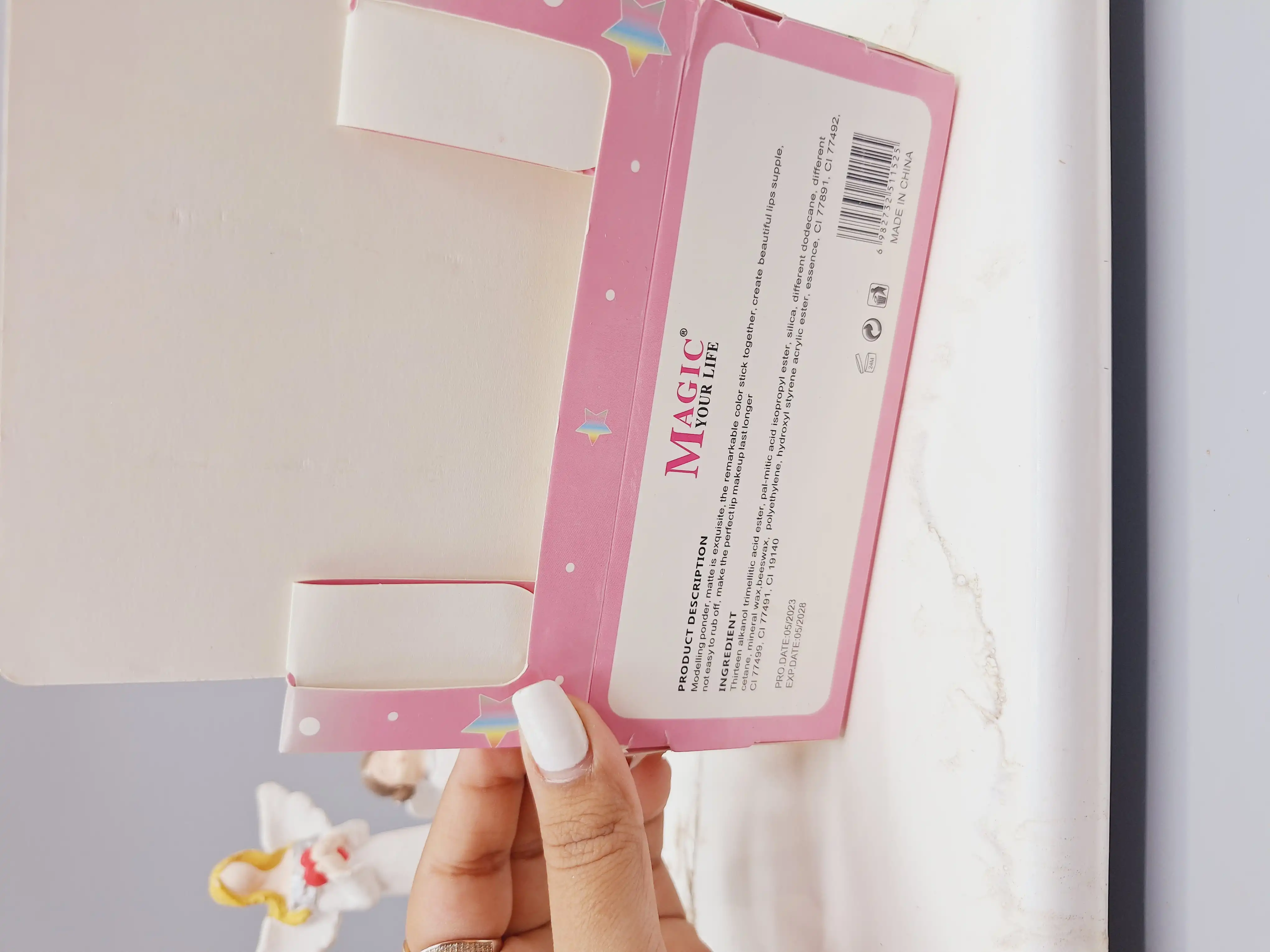 لیپ گلاس شاین دار طرح طرح قلب مدل آناناسی برند MAGIC کد 1152