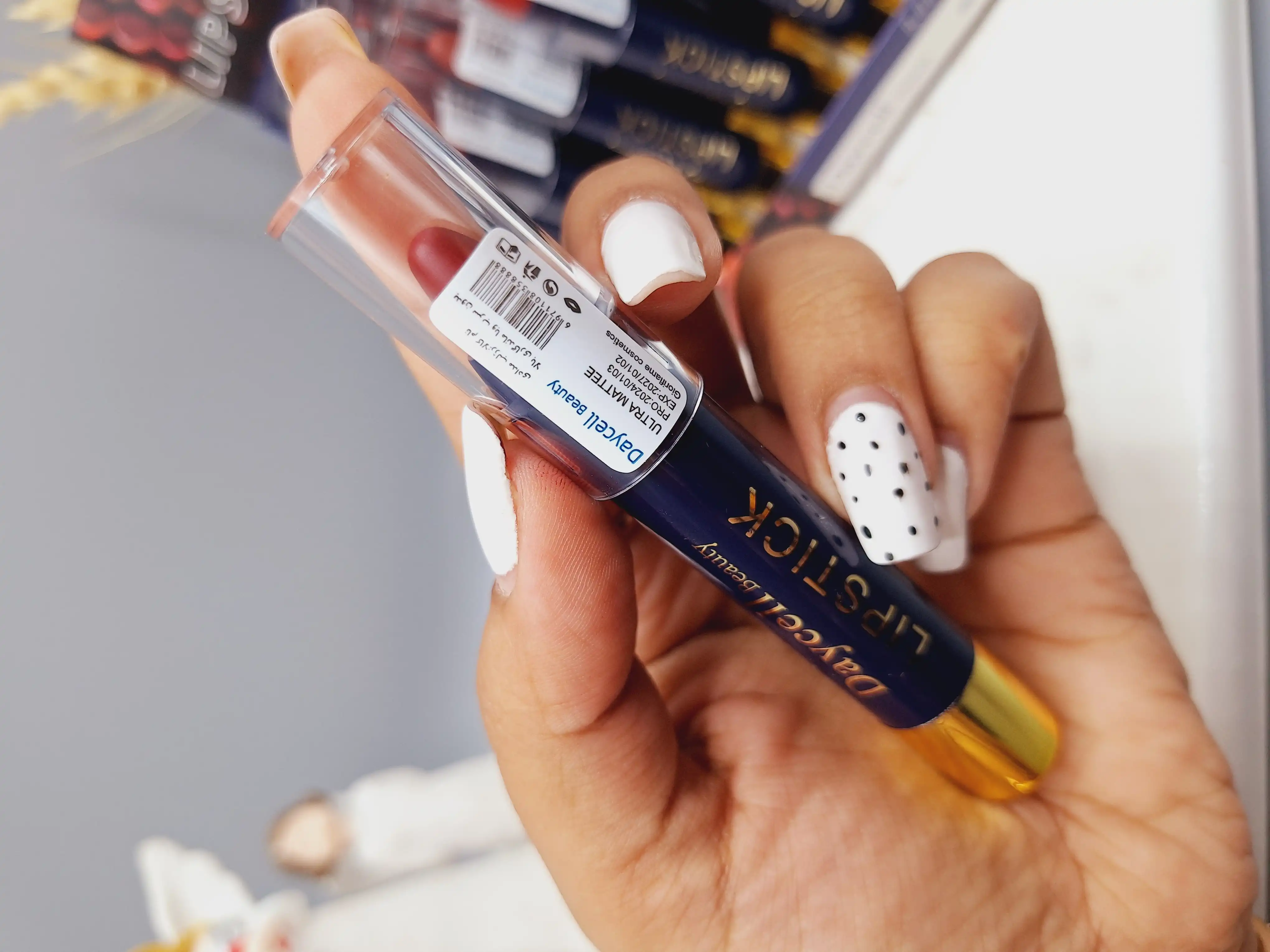 پک 6 تایی رژ جامد مدل پیچی برند Daycell کد IC-2302