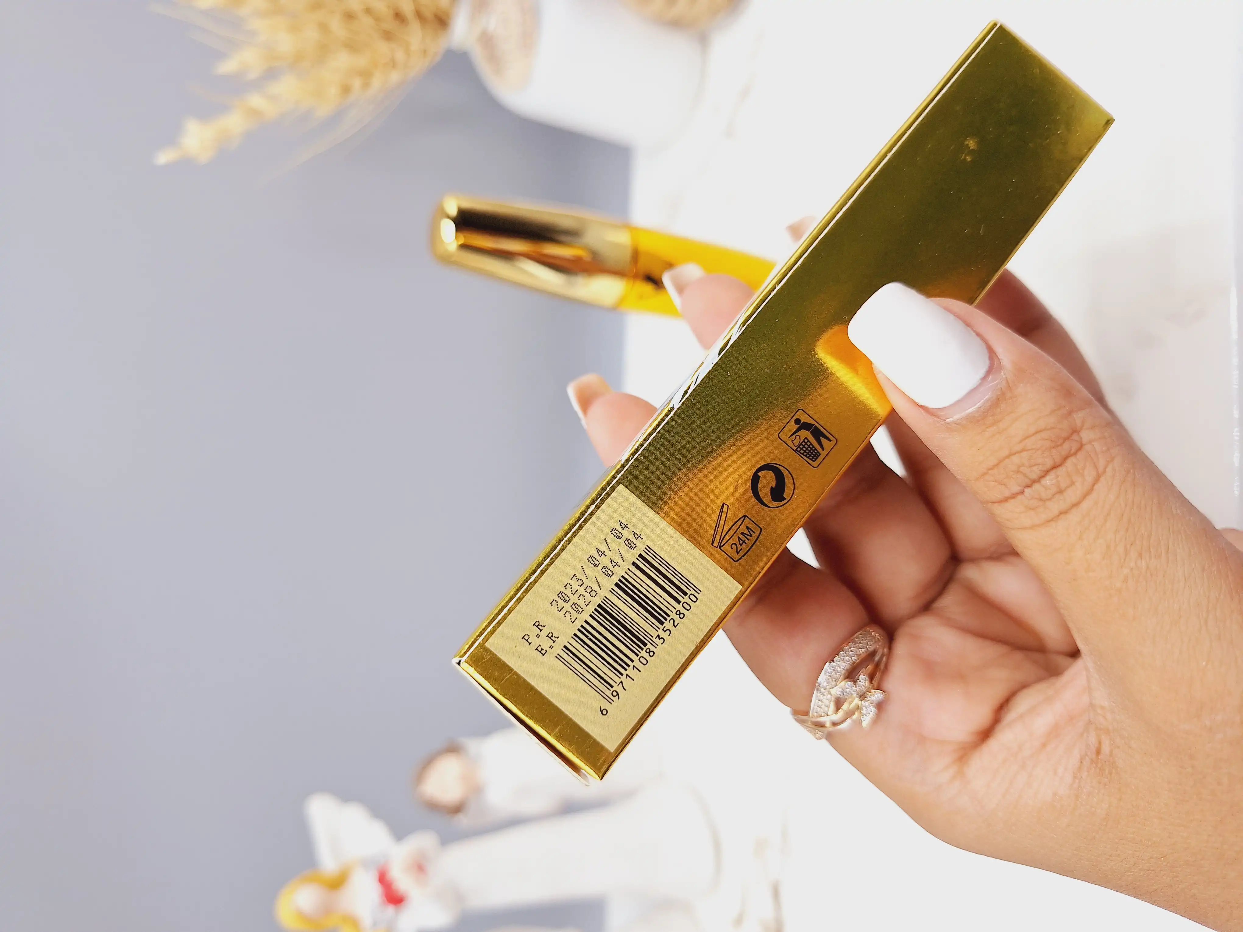 ریمل ورسای پوکه طلایی کد 2800