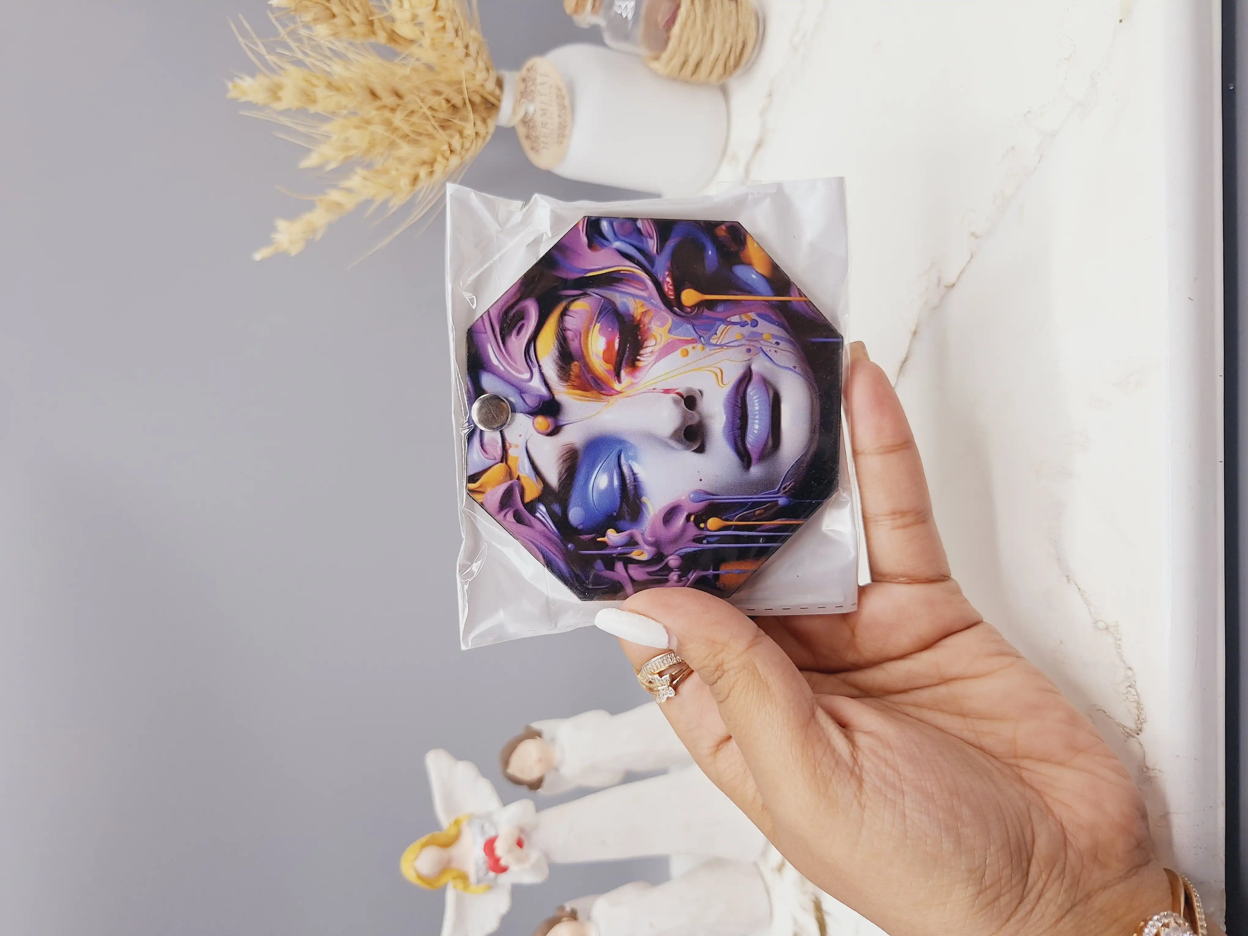 آینه طرح دختر مدلینگ 8 ضلعی طرح رندم