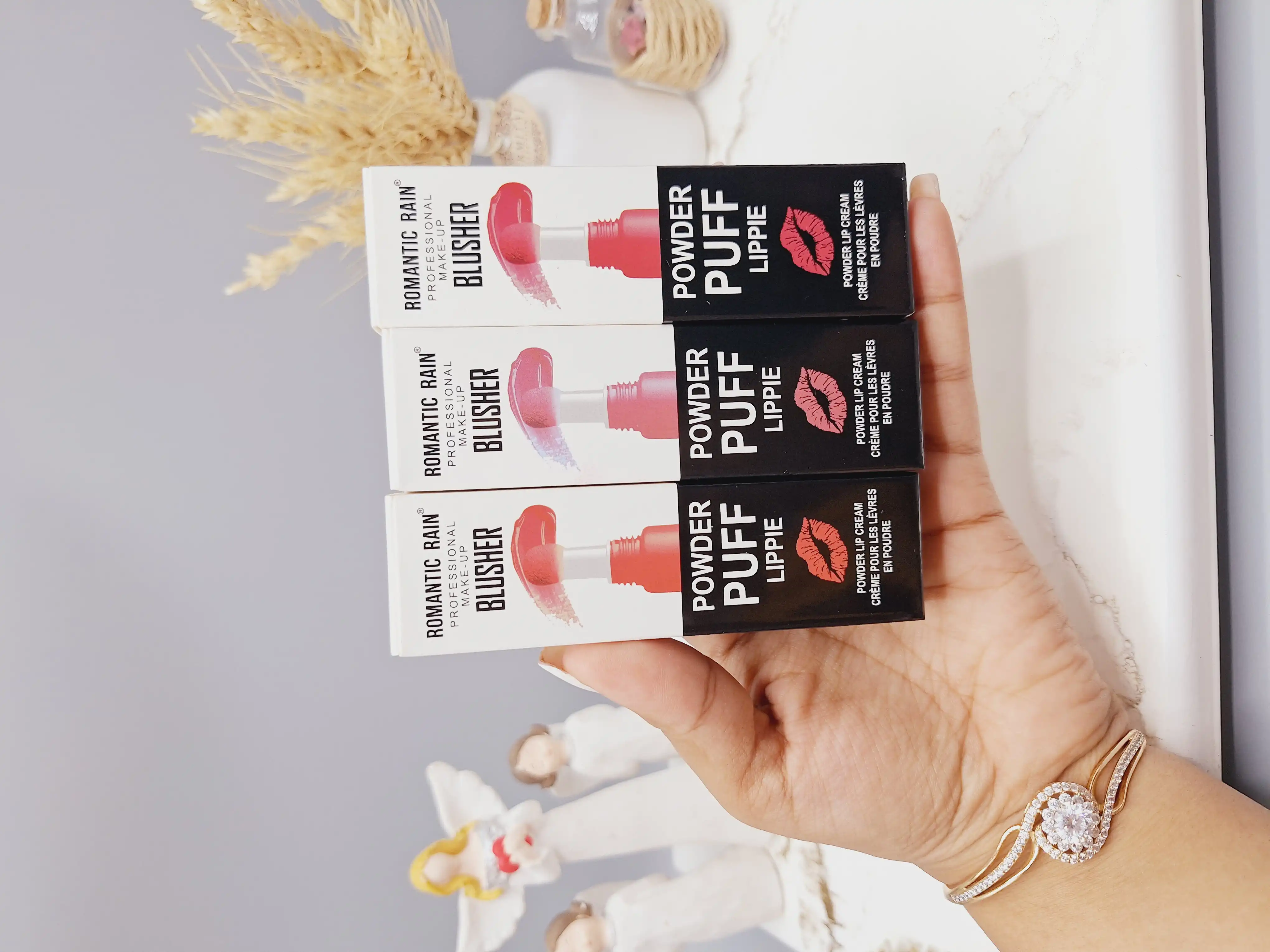 رژ مایع کوشنی فوق العاده با کیفیت و مخملی برند ROMANTIC RAIN کد NO:R658