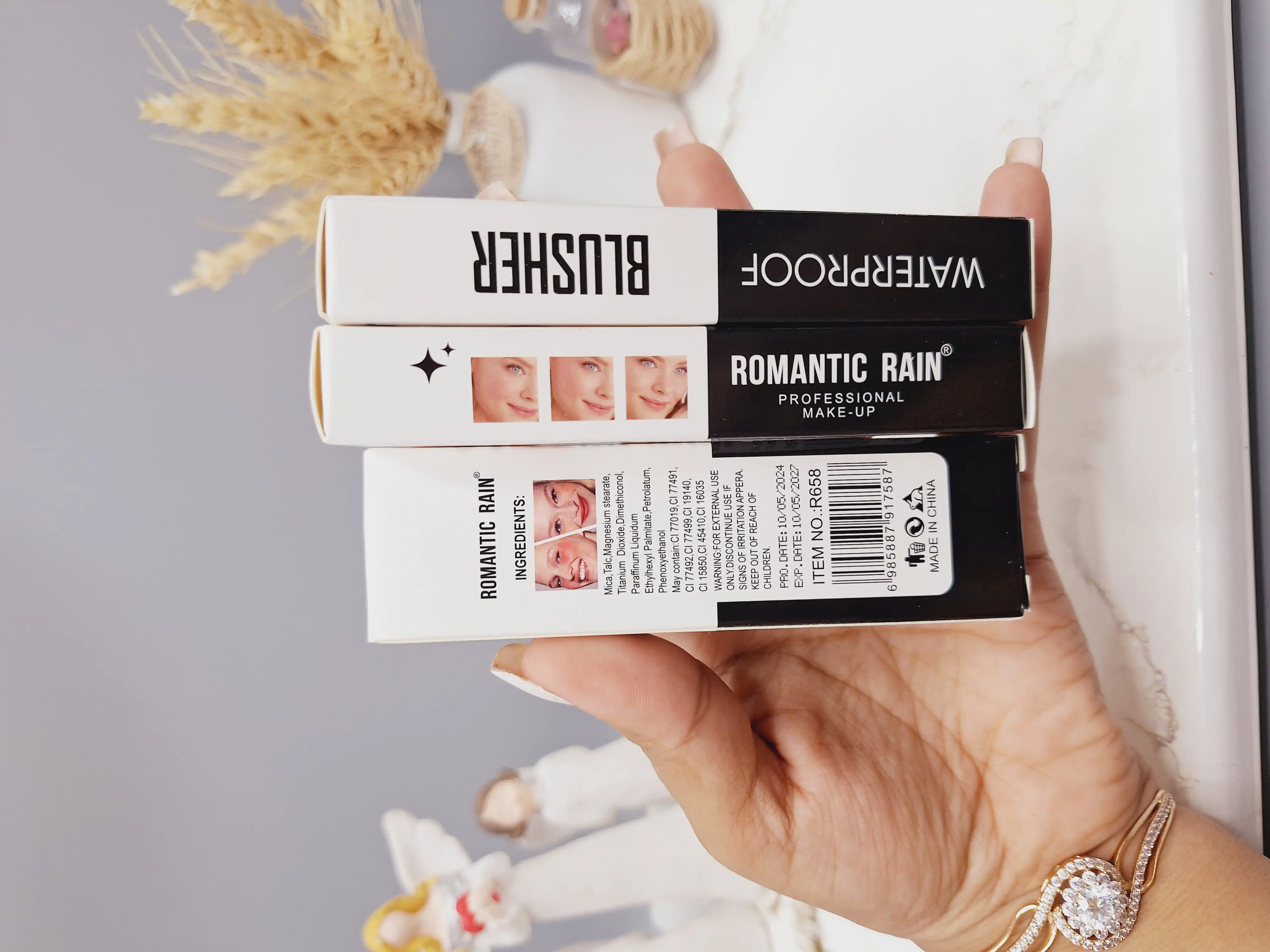 رژ مایع کوشنی فوق العاده با کیفیت و مخملی برند ROMANTIC RAIN کد NO:R658